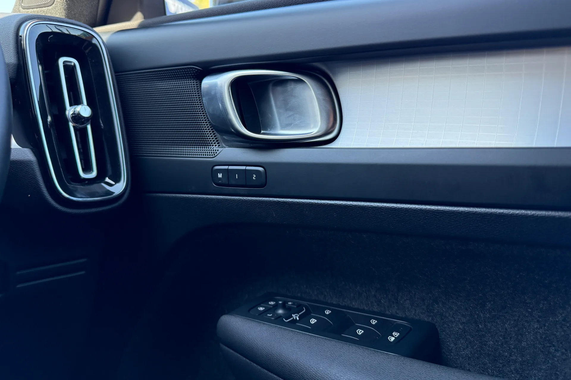 Volvo XC40 thumbnail image number 40