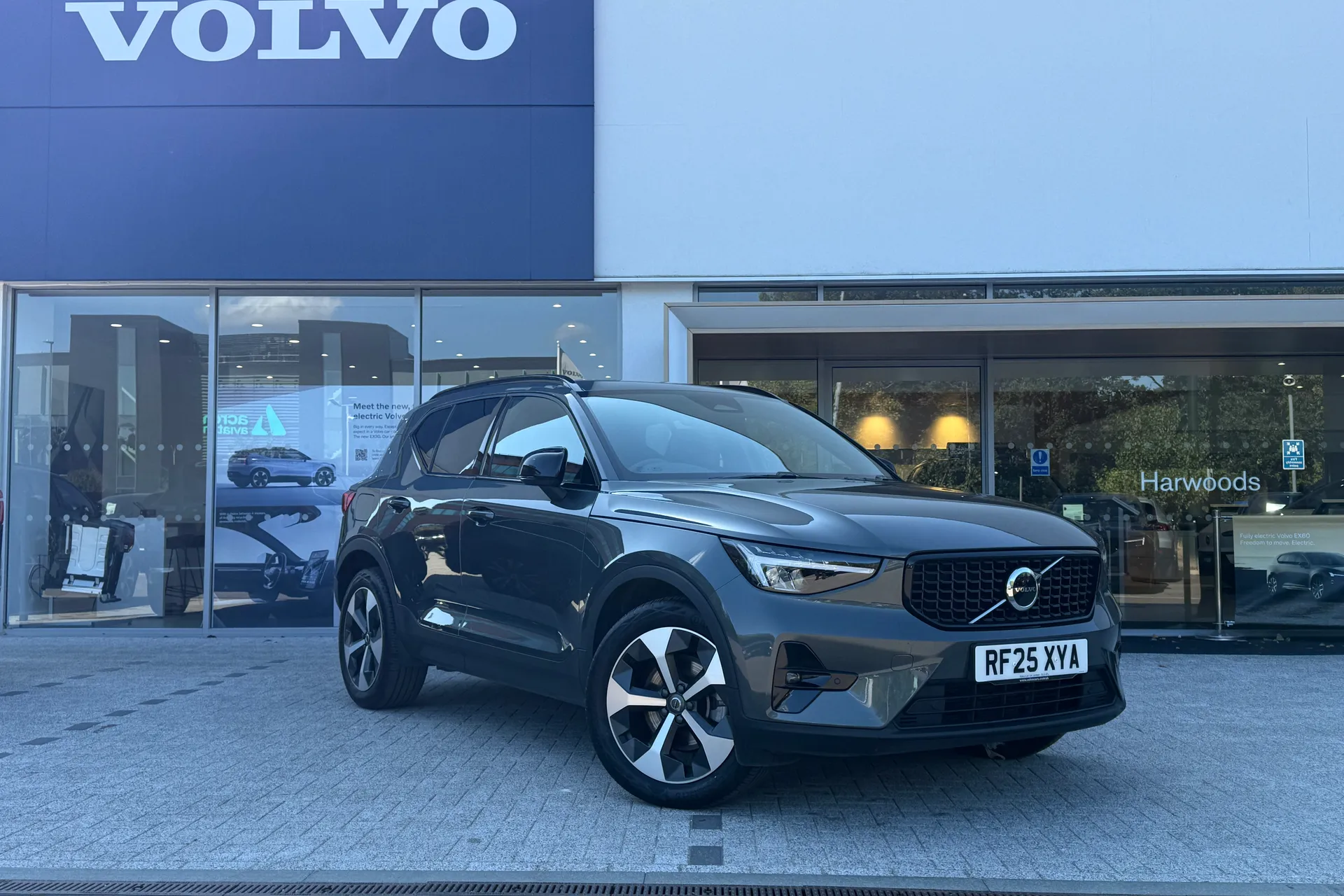 Volvo XC40 focused image