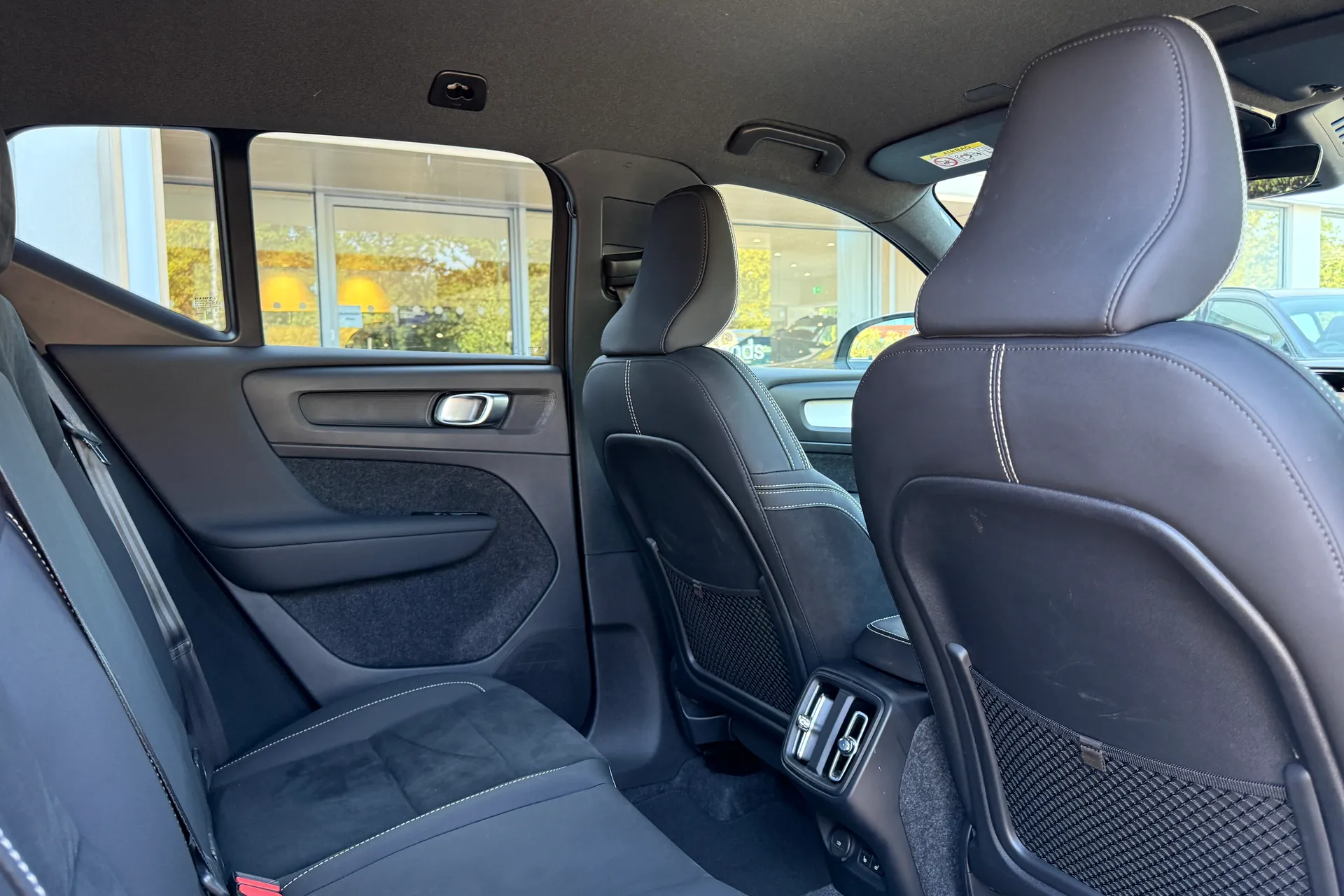 Volvo XC40 thumbnail image number 23