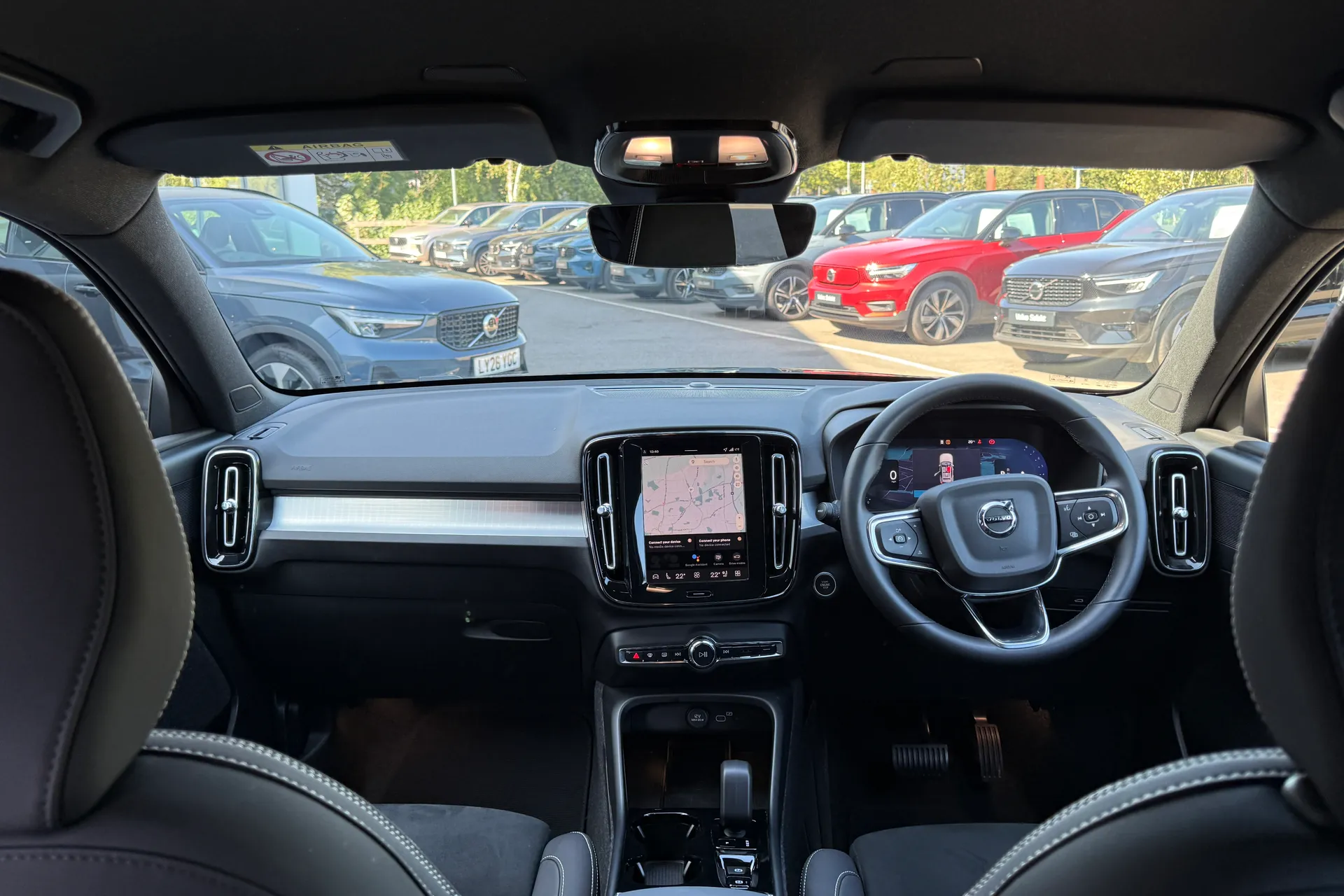 Volvo XC40 thumbnail image number 3