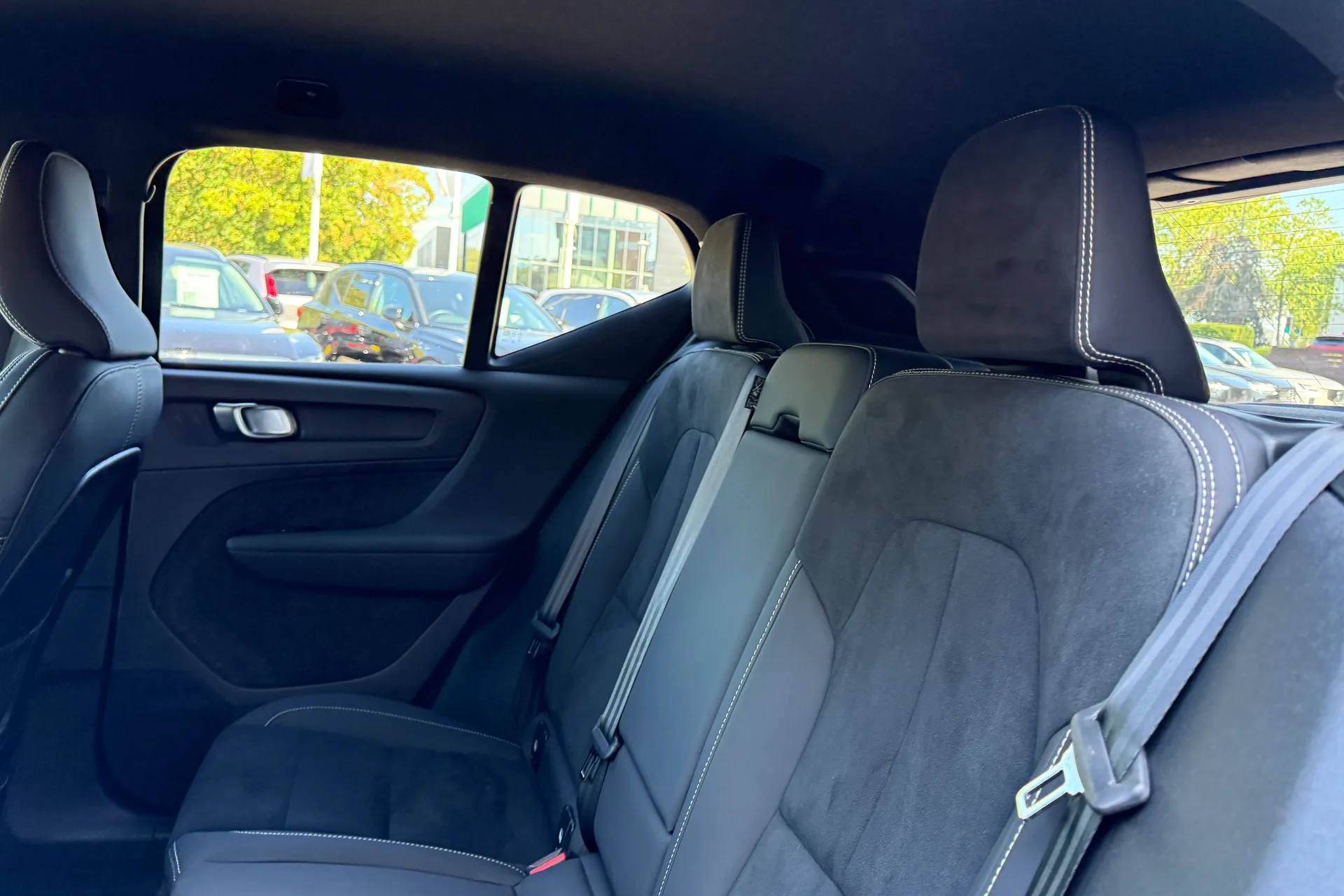 Volvo XC40 thumbnail image number 30