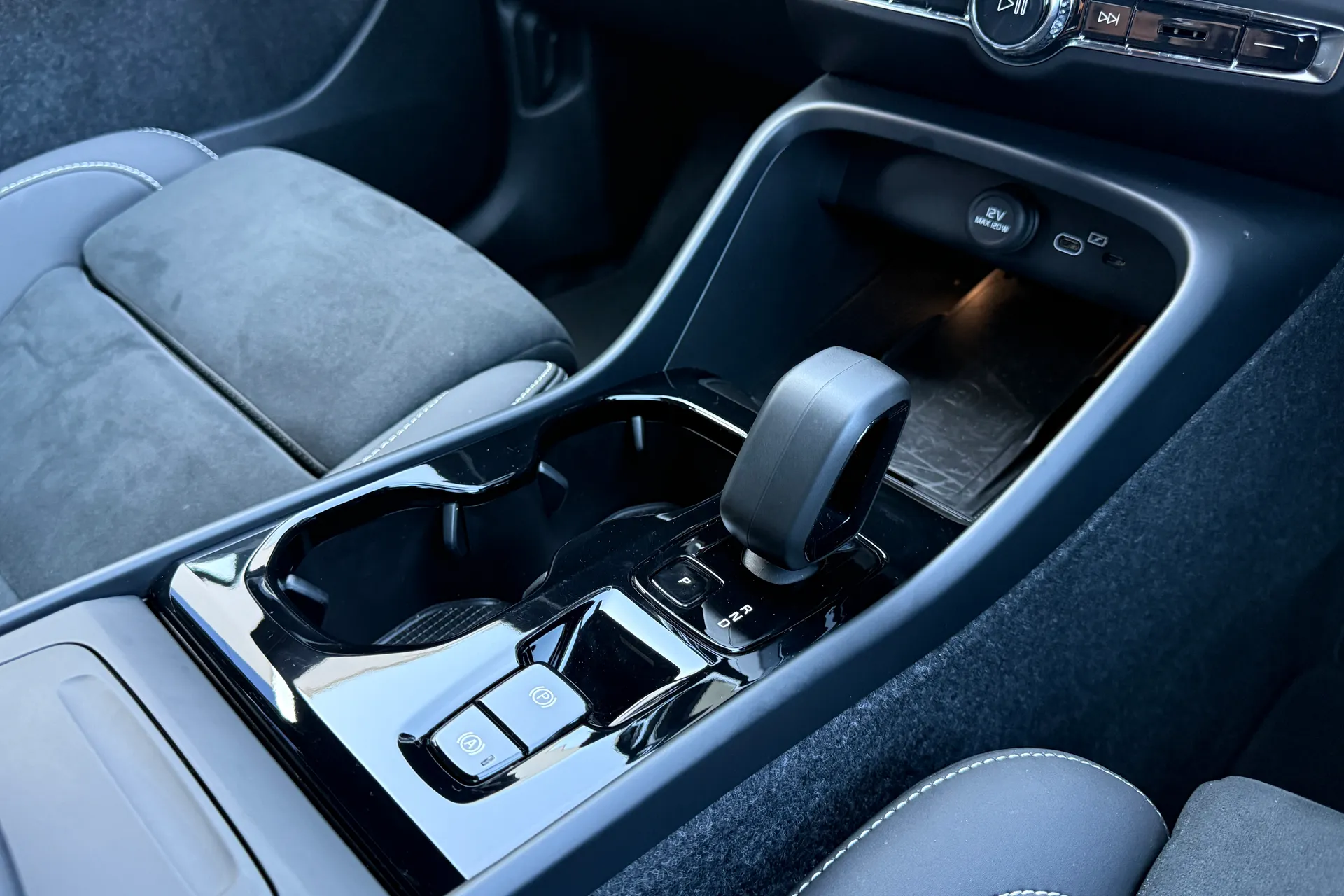 Volvo XC40 thumbnail image number 41