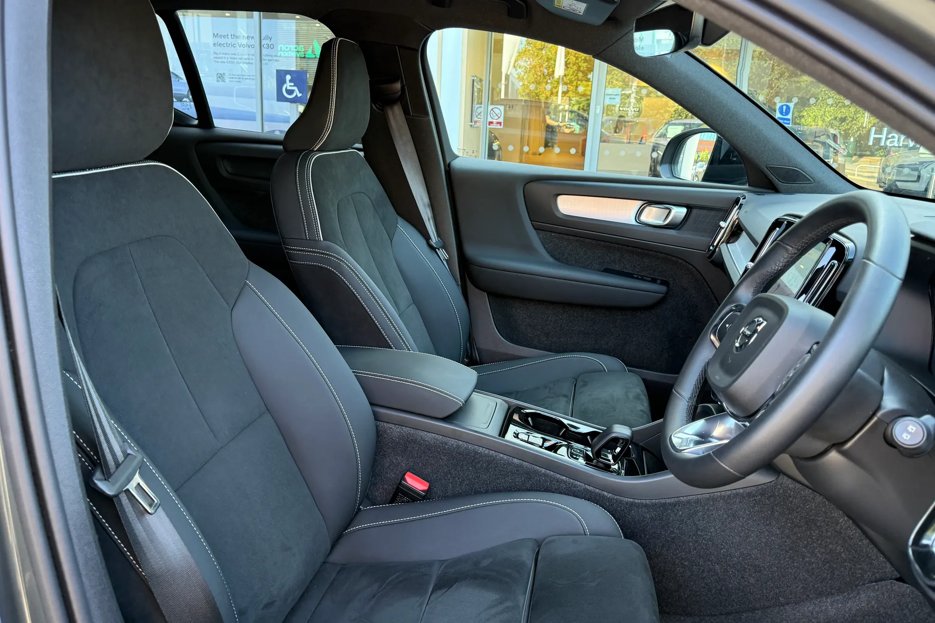 Volvo XC40 thumbnail image number 26