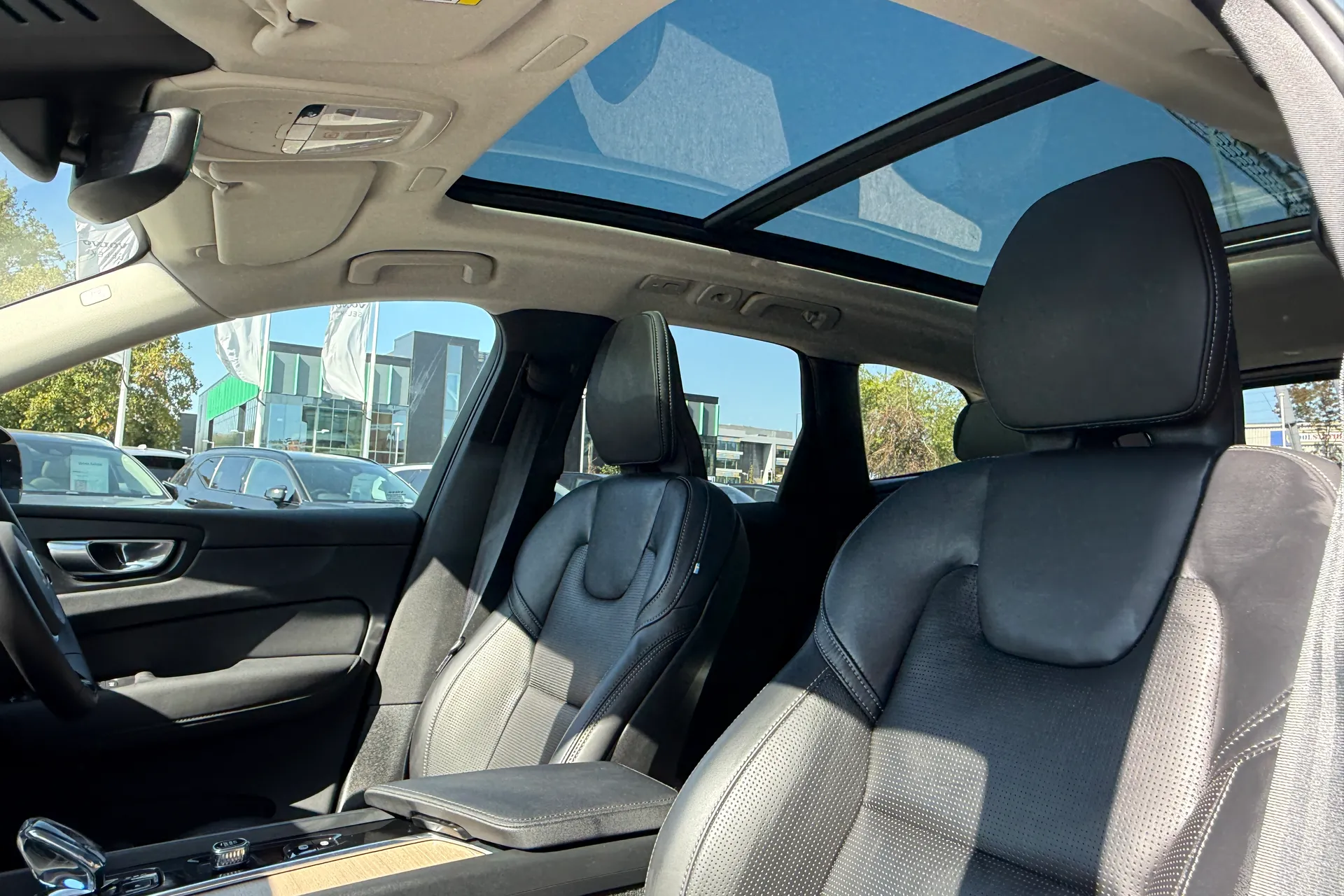 Volvo XC60 thumbnail image number 28