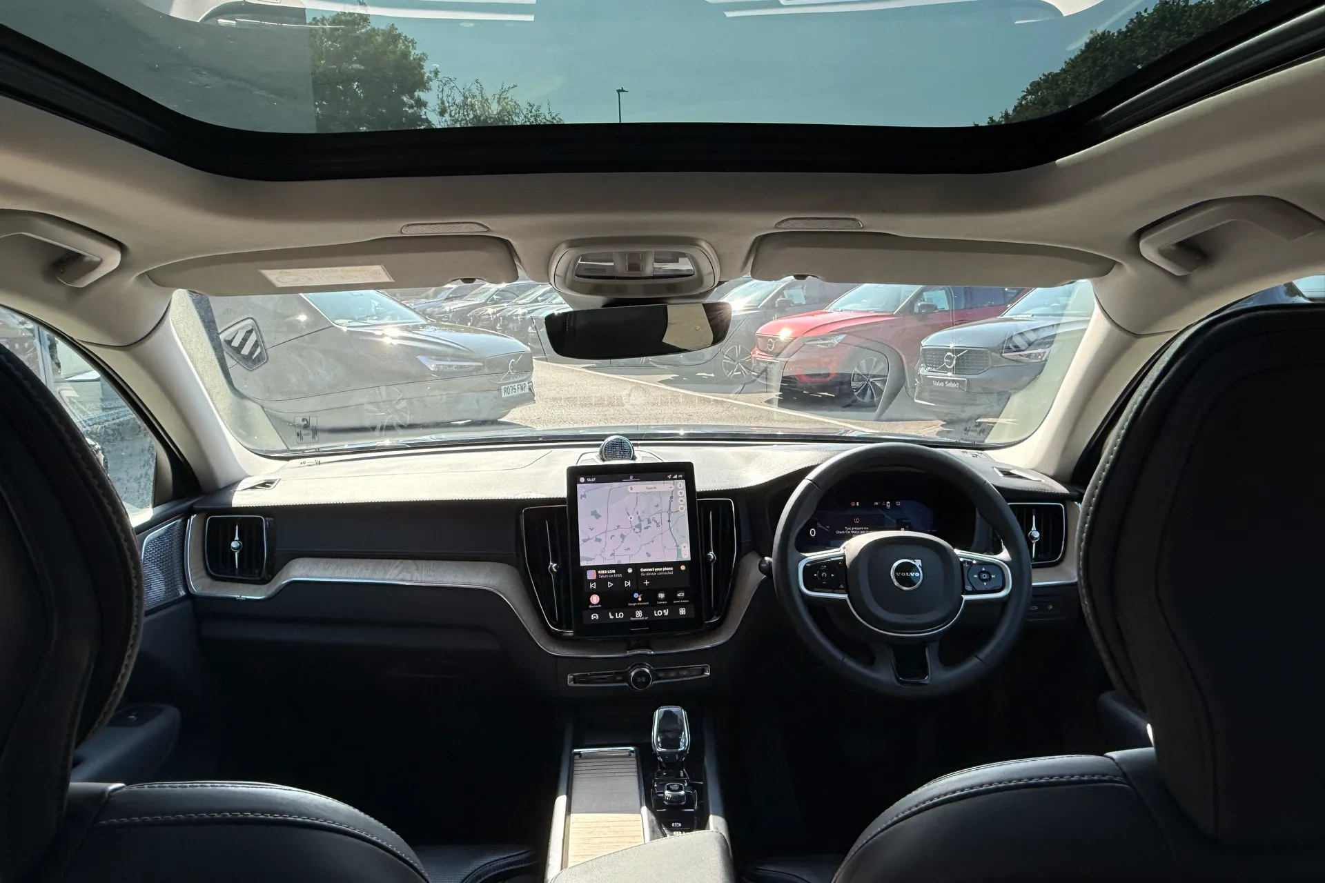 Volvo XC60 thumbnail image number 3