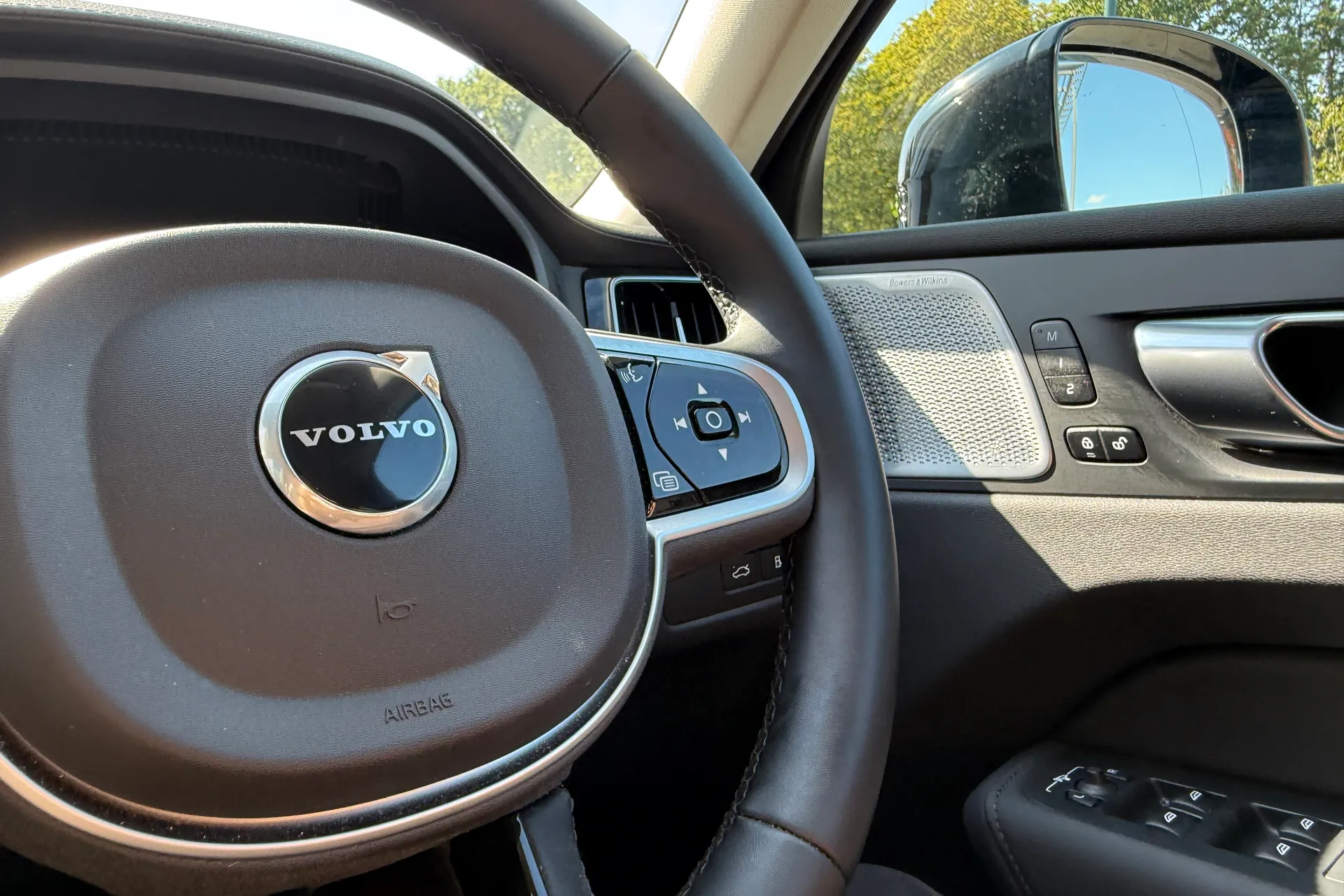 Volvo XC60 thumbnail image number 36