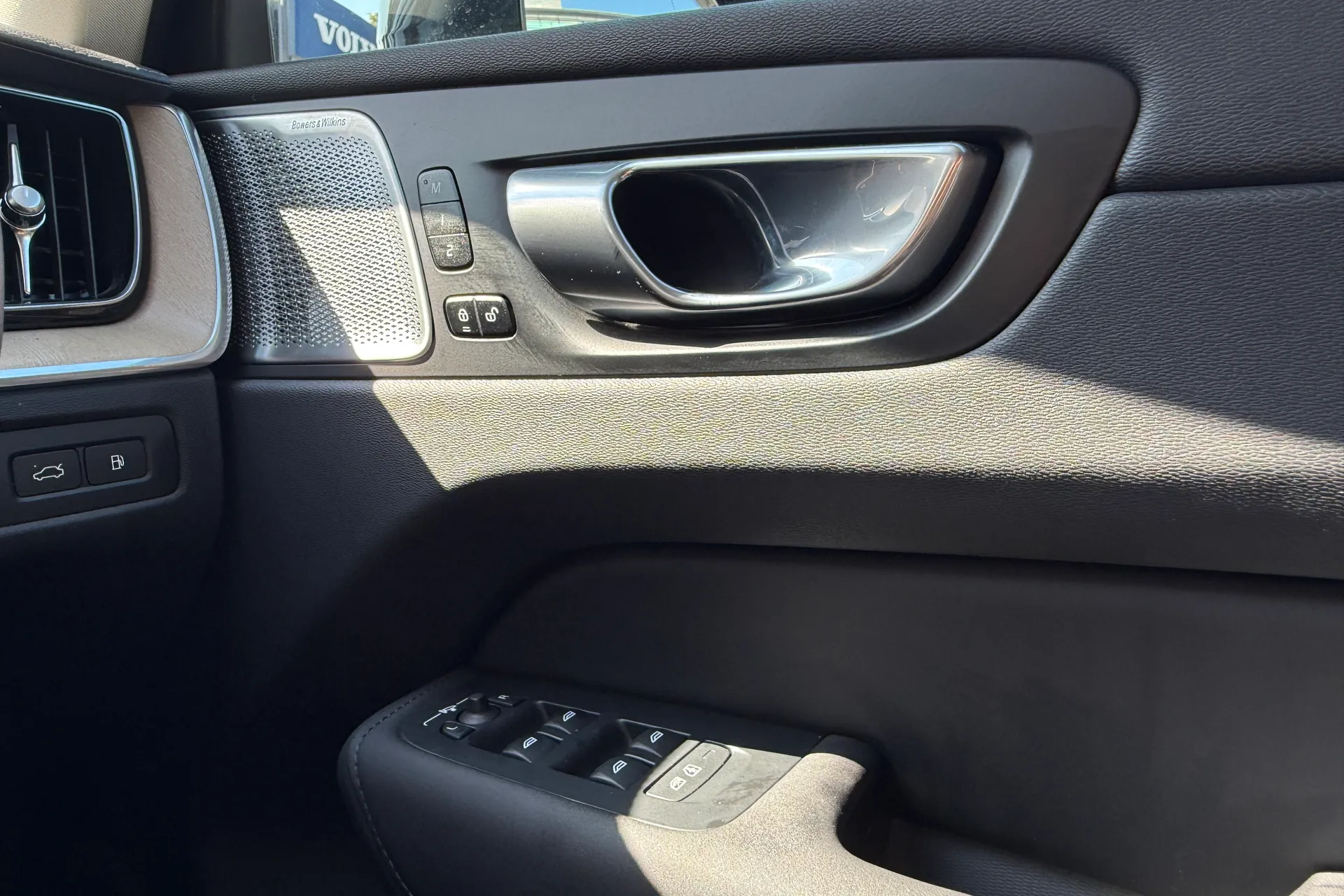 Volvo XC60 thumbnail image number 41