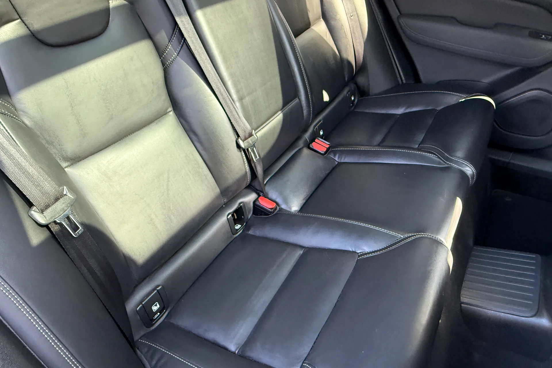 Volvo XC60 thumbnail image number 25