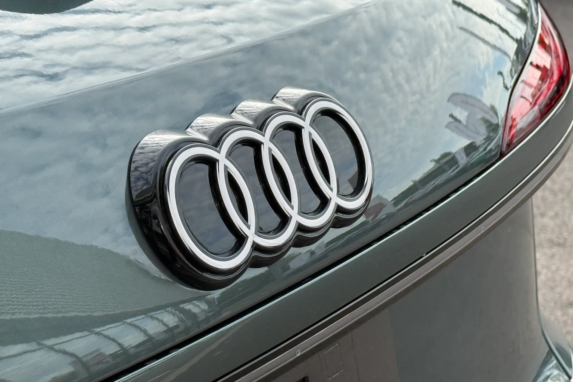 Audi Q3 thumbnail image number 16