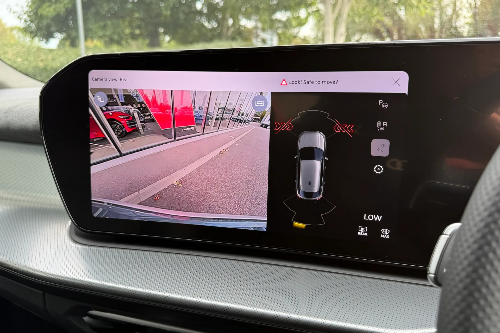 Audi Q3 thumbnail image number 3