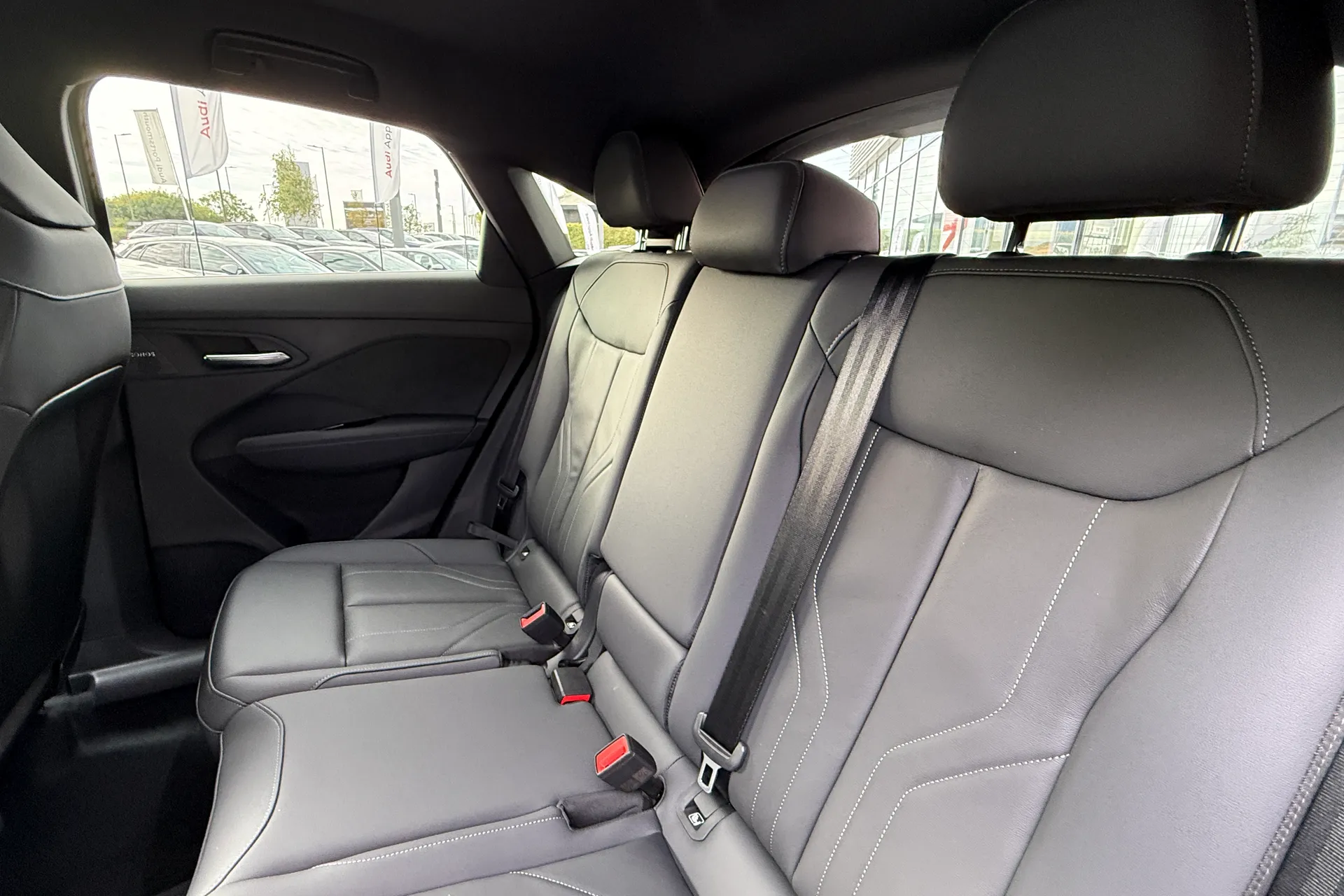 Audi Q3 thumbnail image number 42