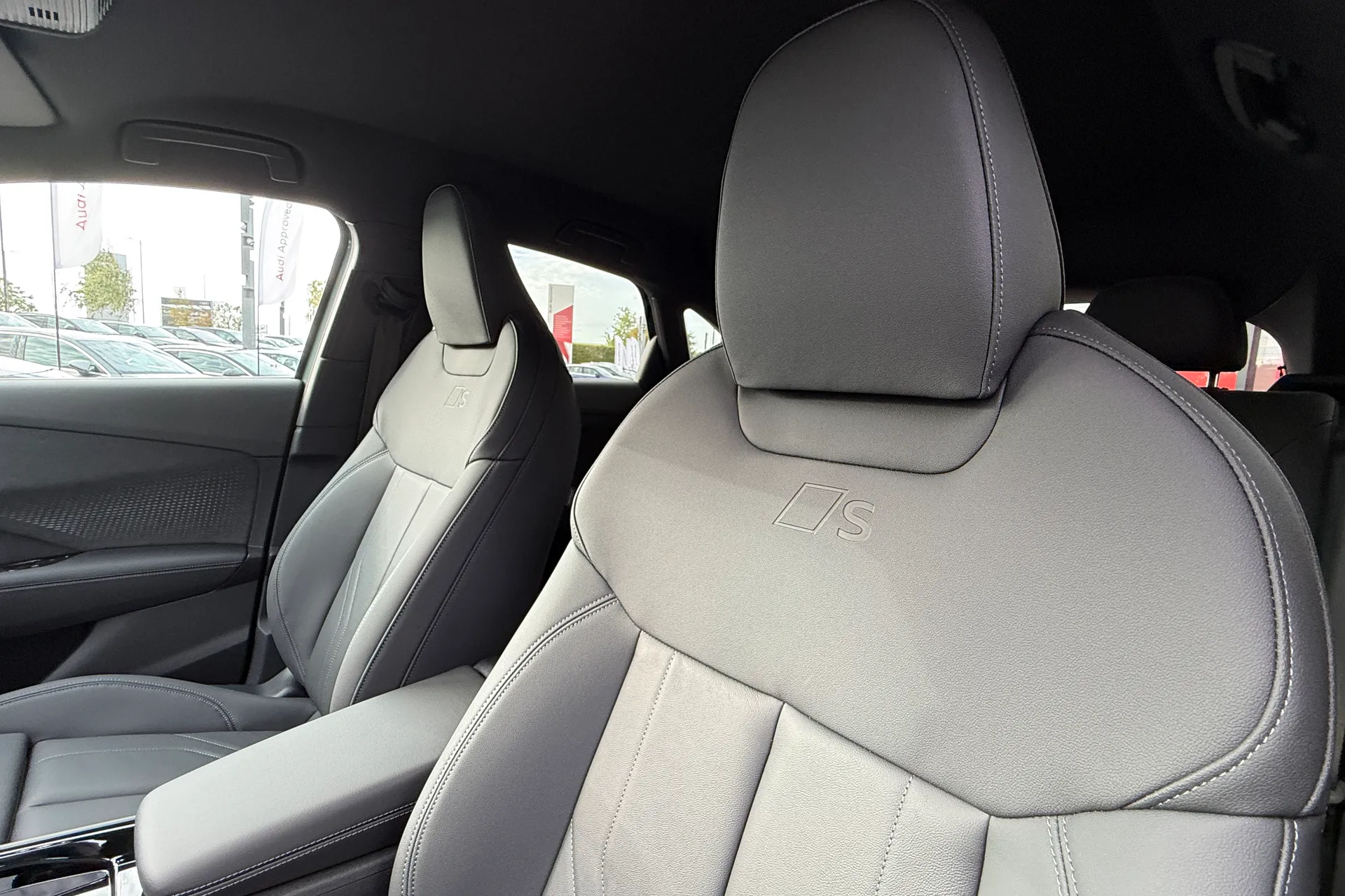 Audi Q3 thumbnail image number 44