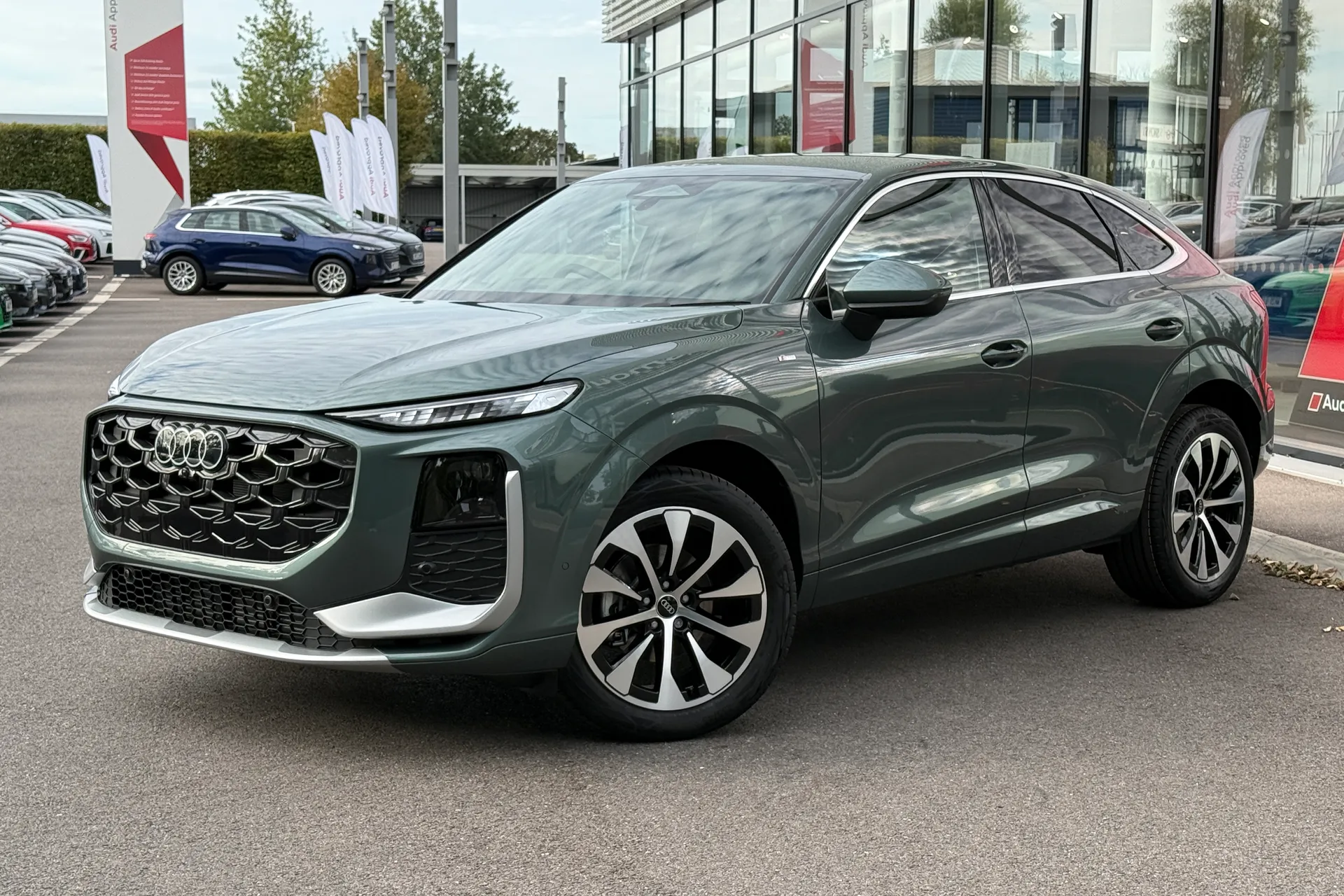 Audi Q3 thumbnail image number 6