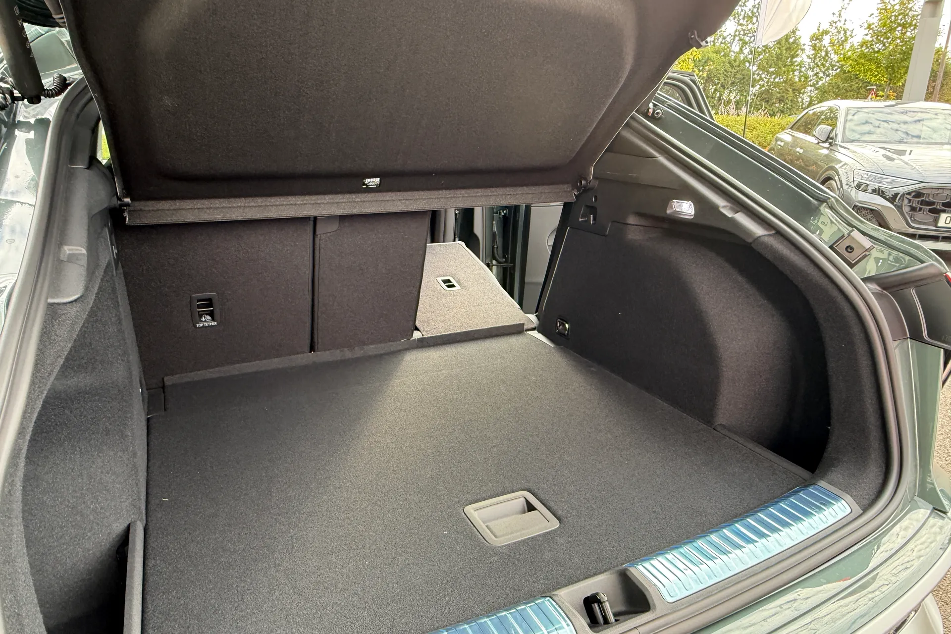 Audi Q3 thumbnail image number 33