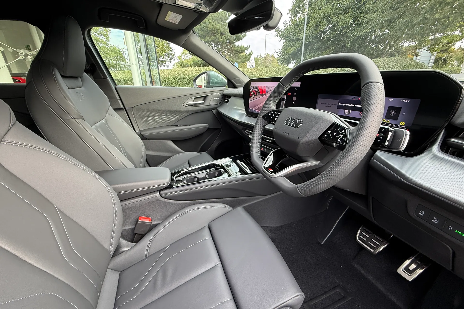 Audi Q3 thumbnail image number 36