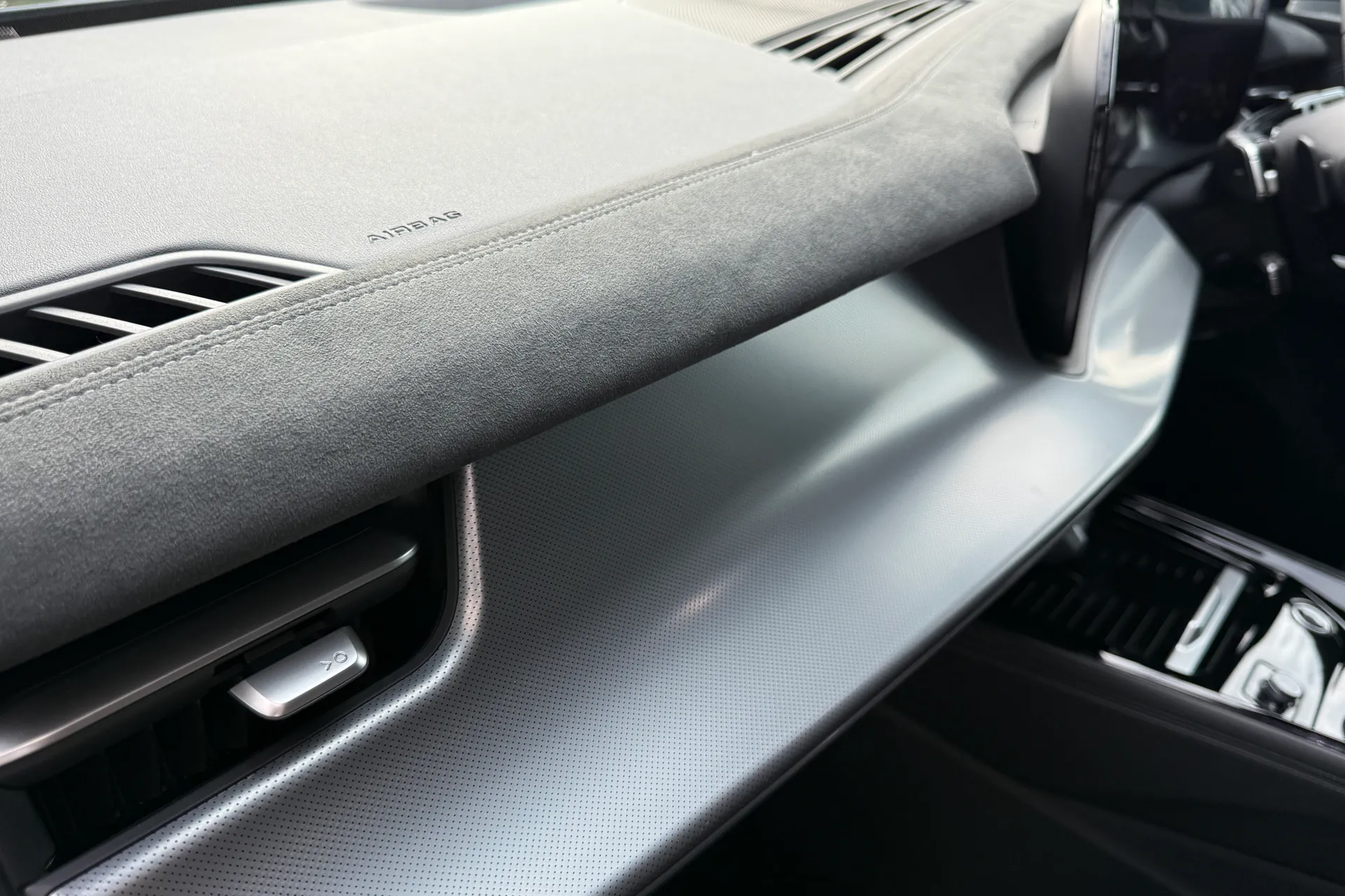 Audi Q3 thumbnail image number 46