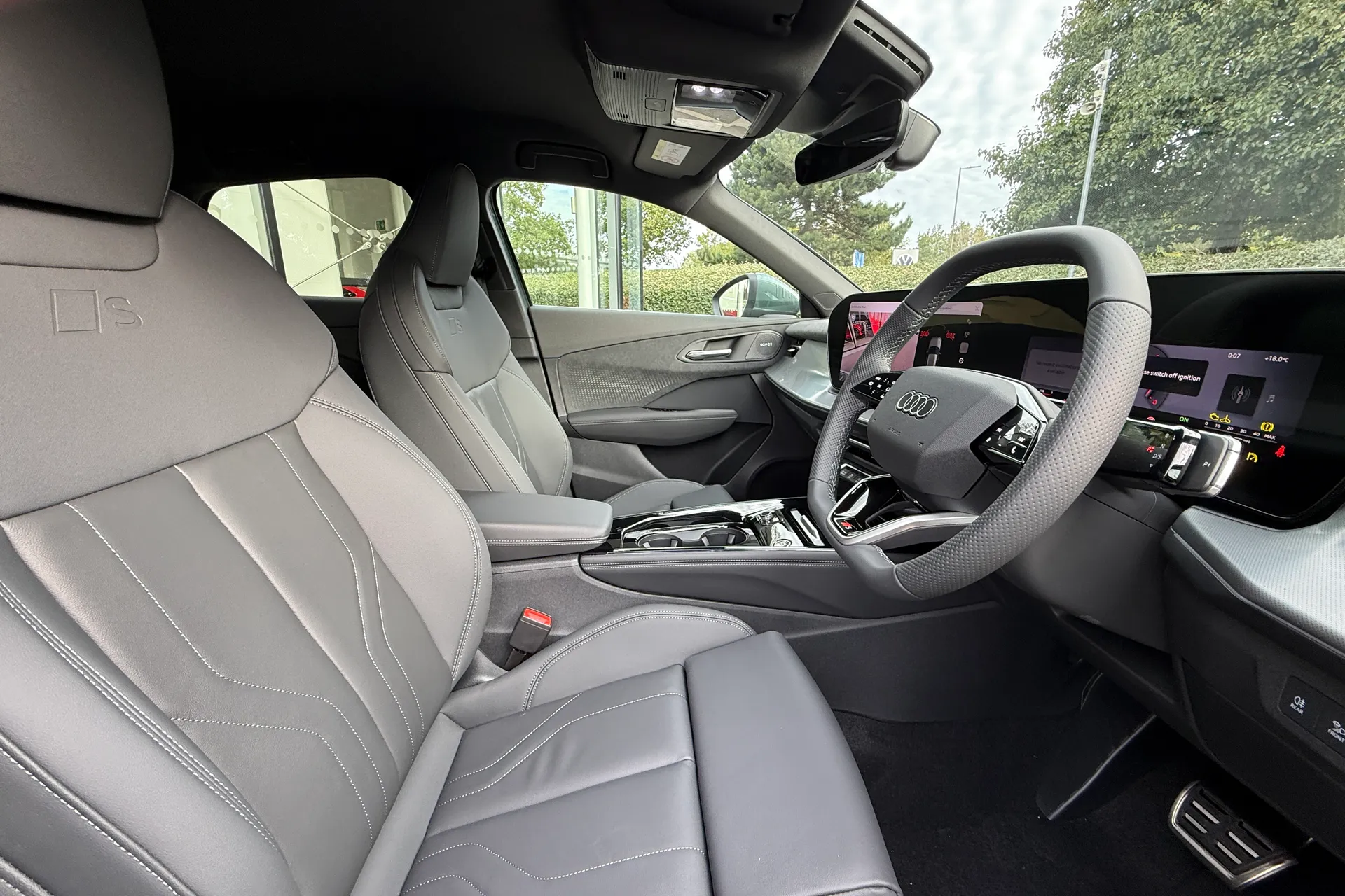 Audi Q3 thumbnail image number 38