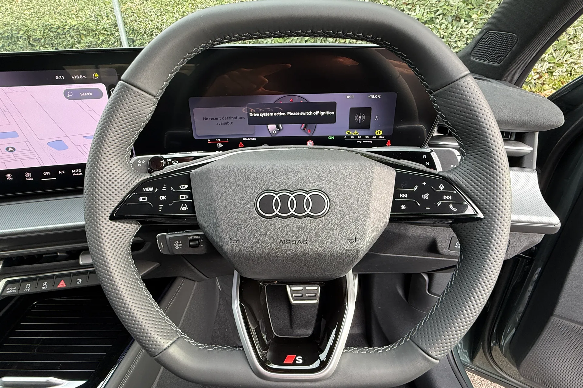 Audi Q3 thumbnail image number 12