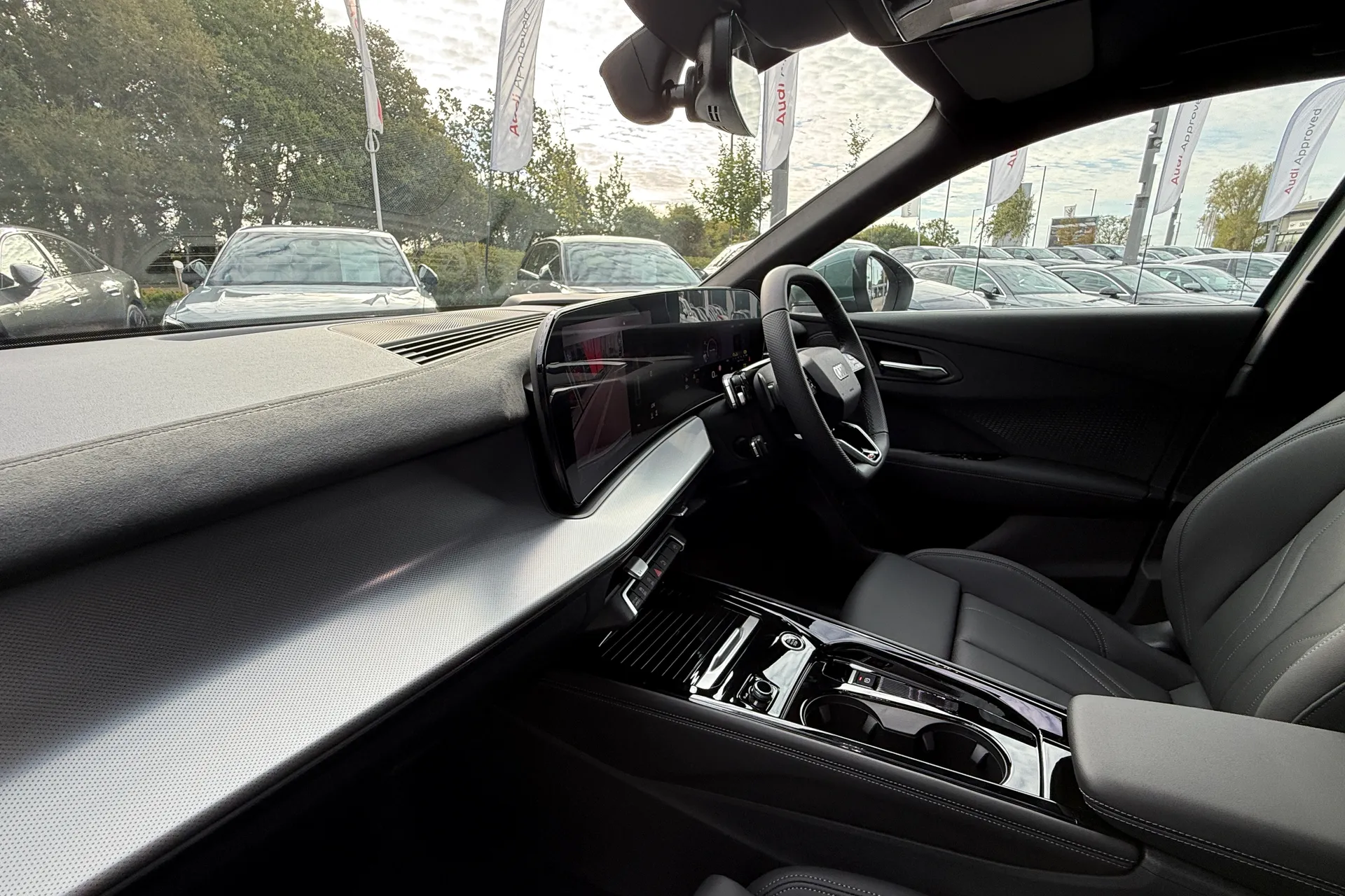 Audi Q3 thumbnail image number 43