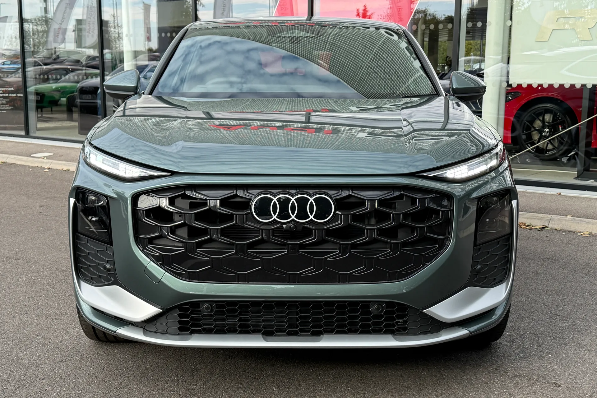 Audi Q3 thumbnail image number 9