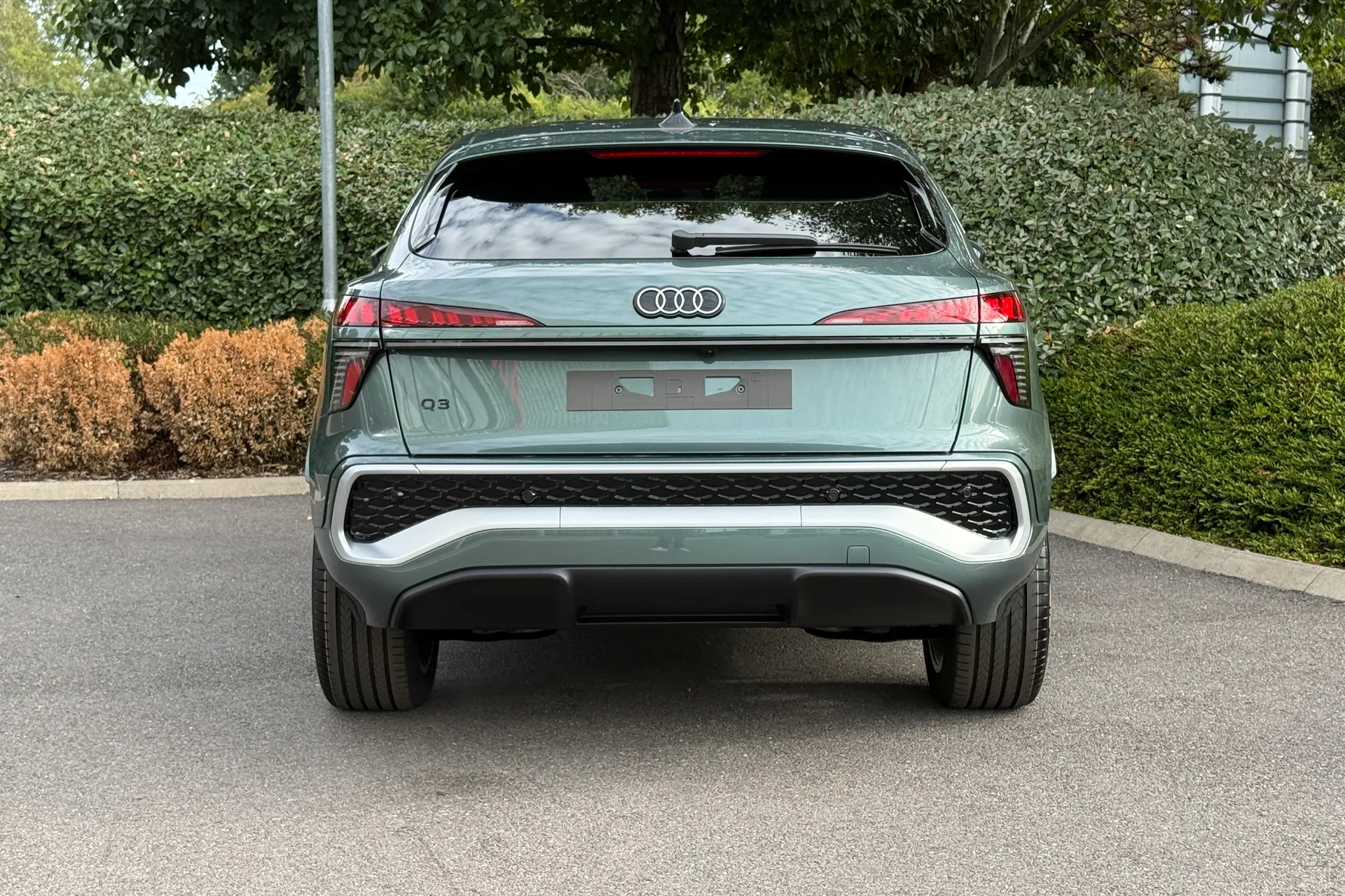 Audi Q3 thumbnail image number 32