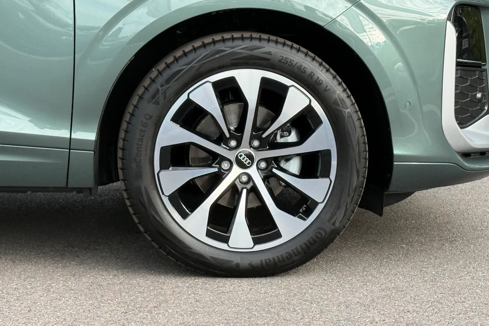 Audi Q3 thumbnail image number 8