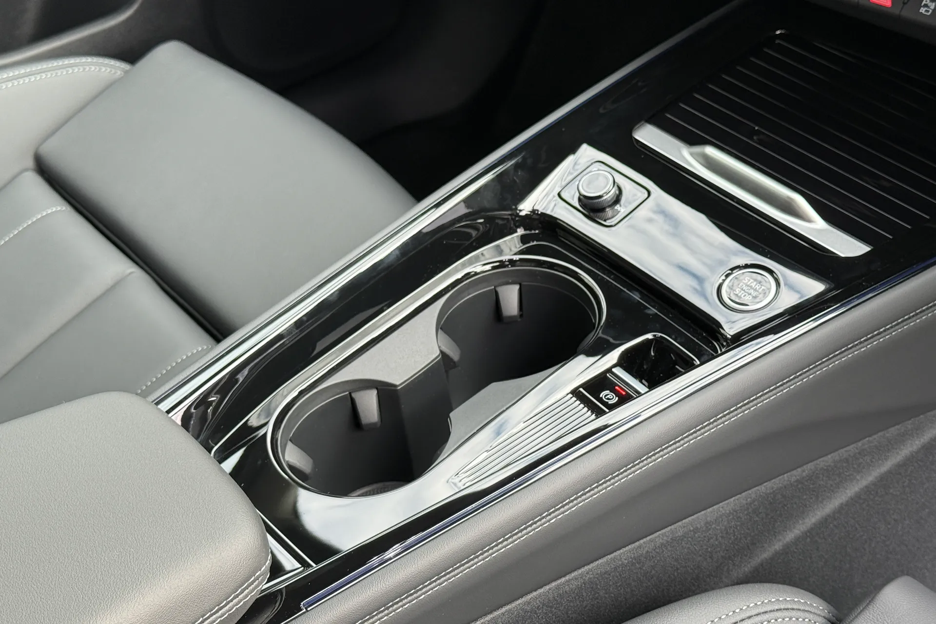 Audi Q3 thumbnail image number 13
