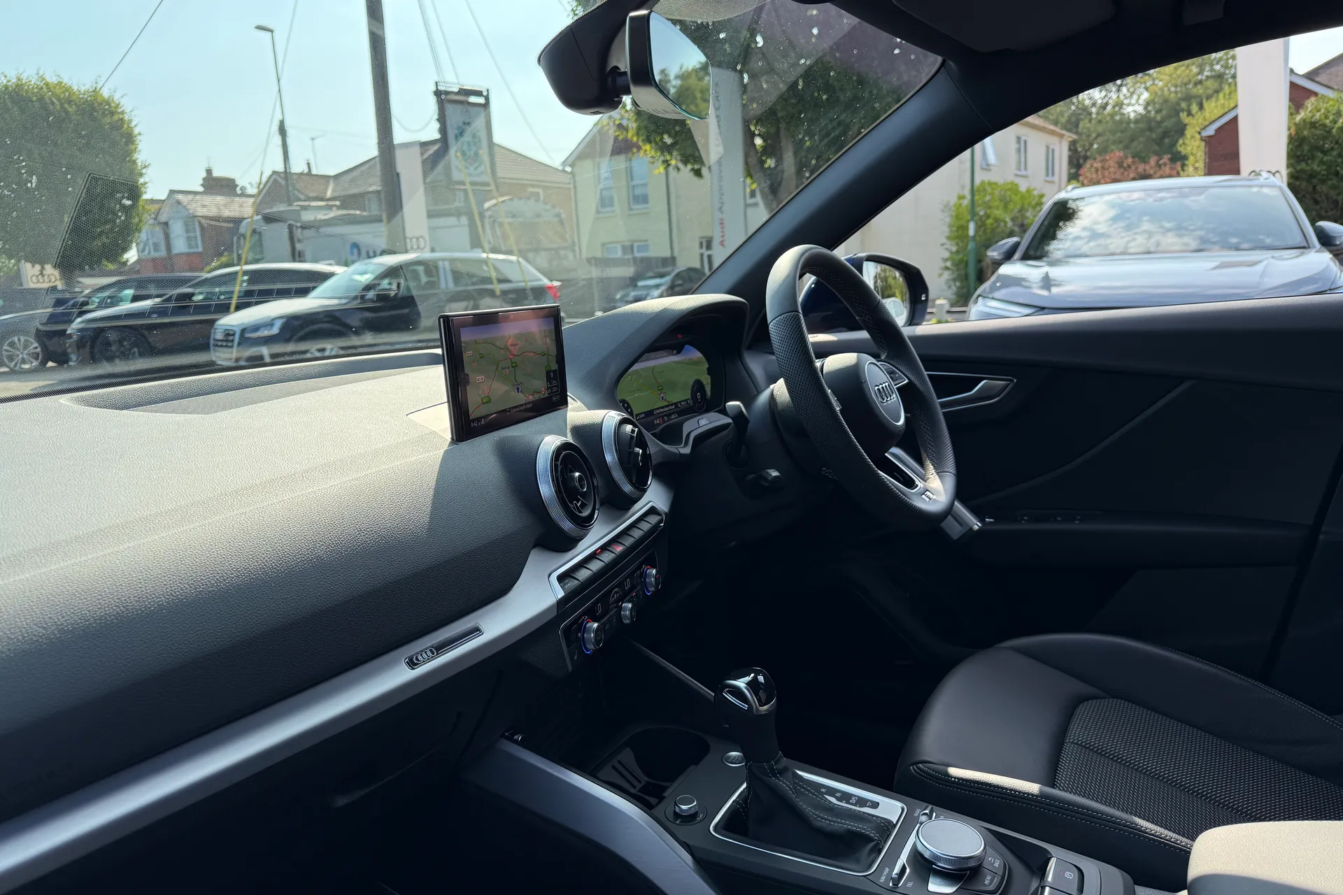 Audi Q2 thumbnail image number 31