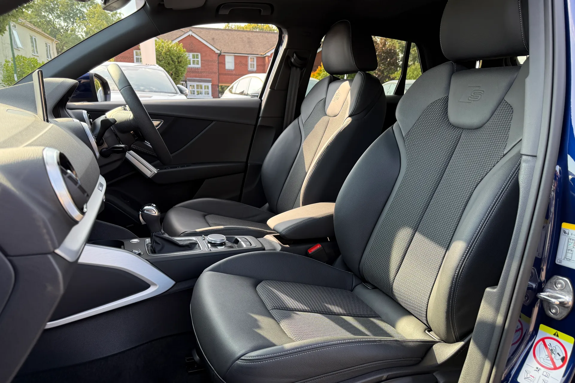 Audi Q2 thumbnail image number 32