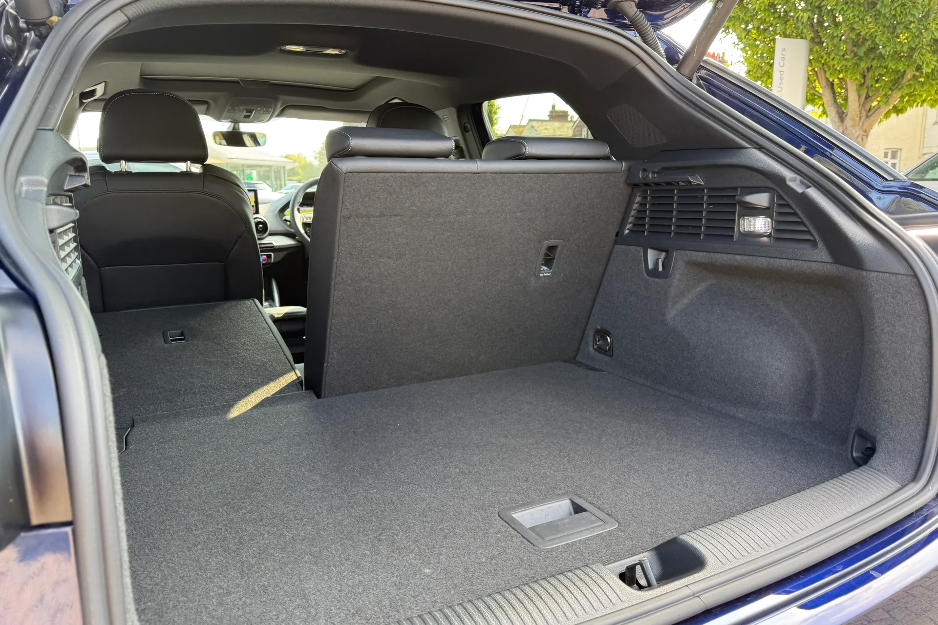 Audi Q2 thumbnail image number 41