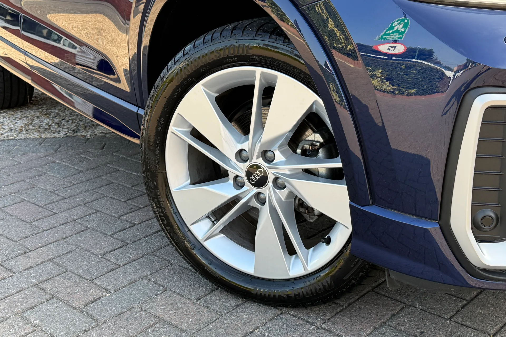 Audi Q2 thumbnail image number 7