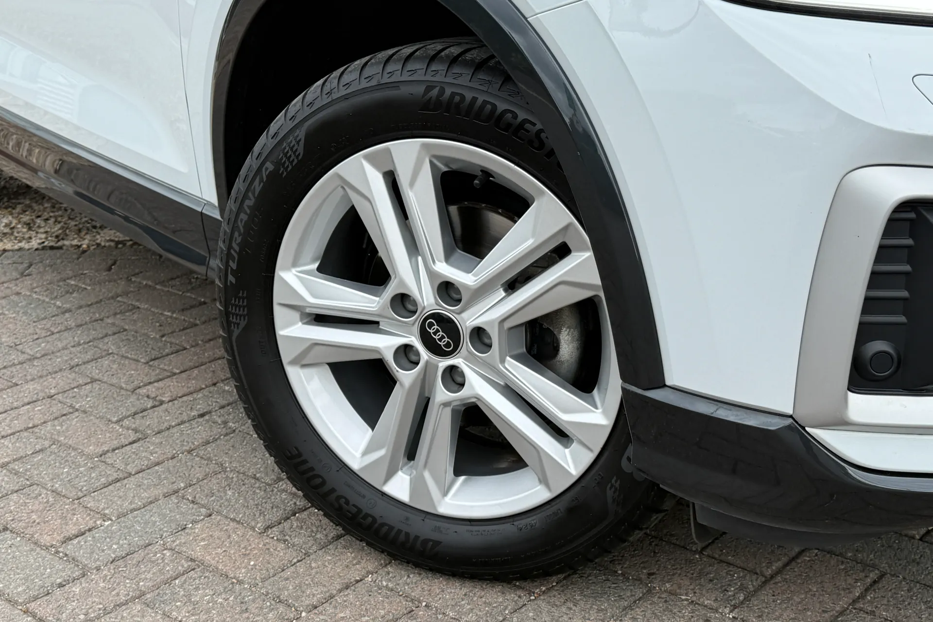 Audi Q2 thumbnail image number 6