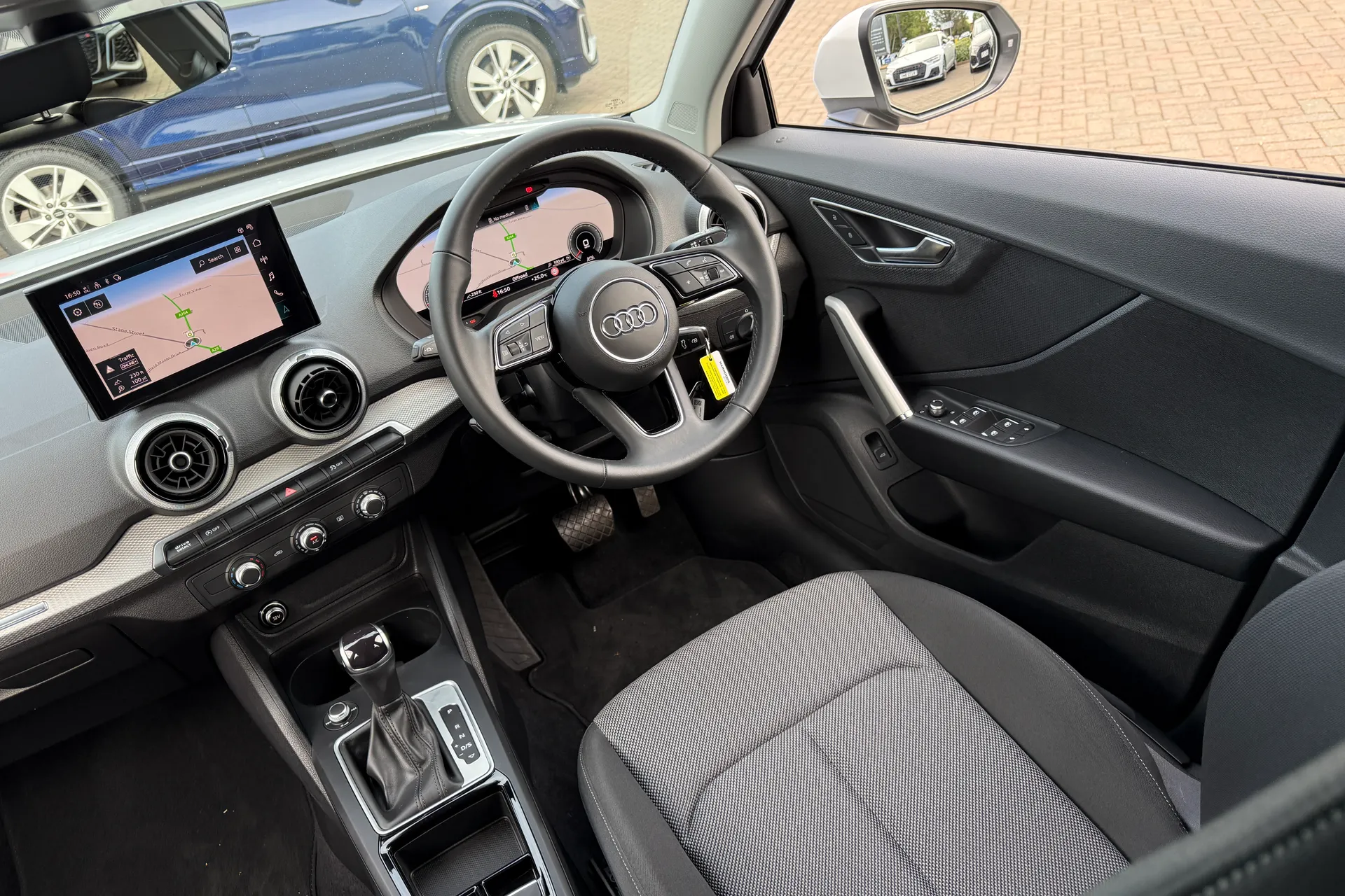 Audi Q2 thumbnail image number 36