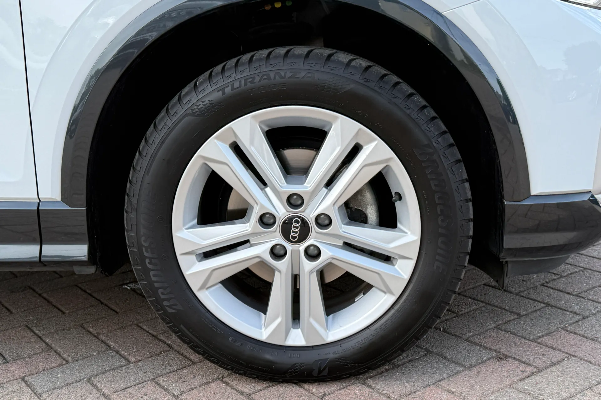 Audi Q2 thumbnail image number 40