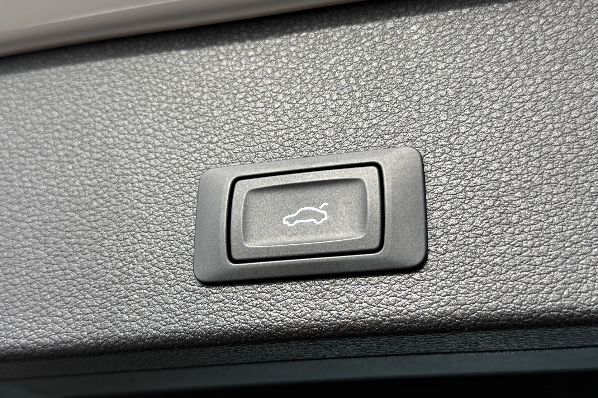 Audi Q2 thumbnail image number 32