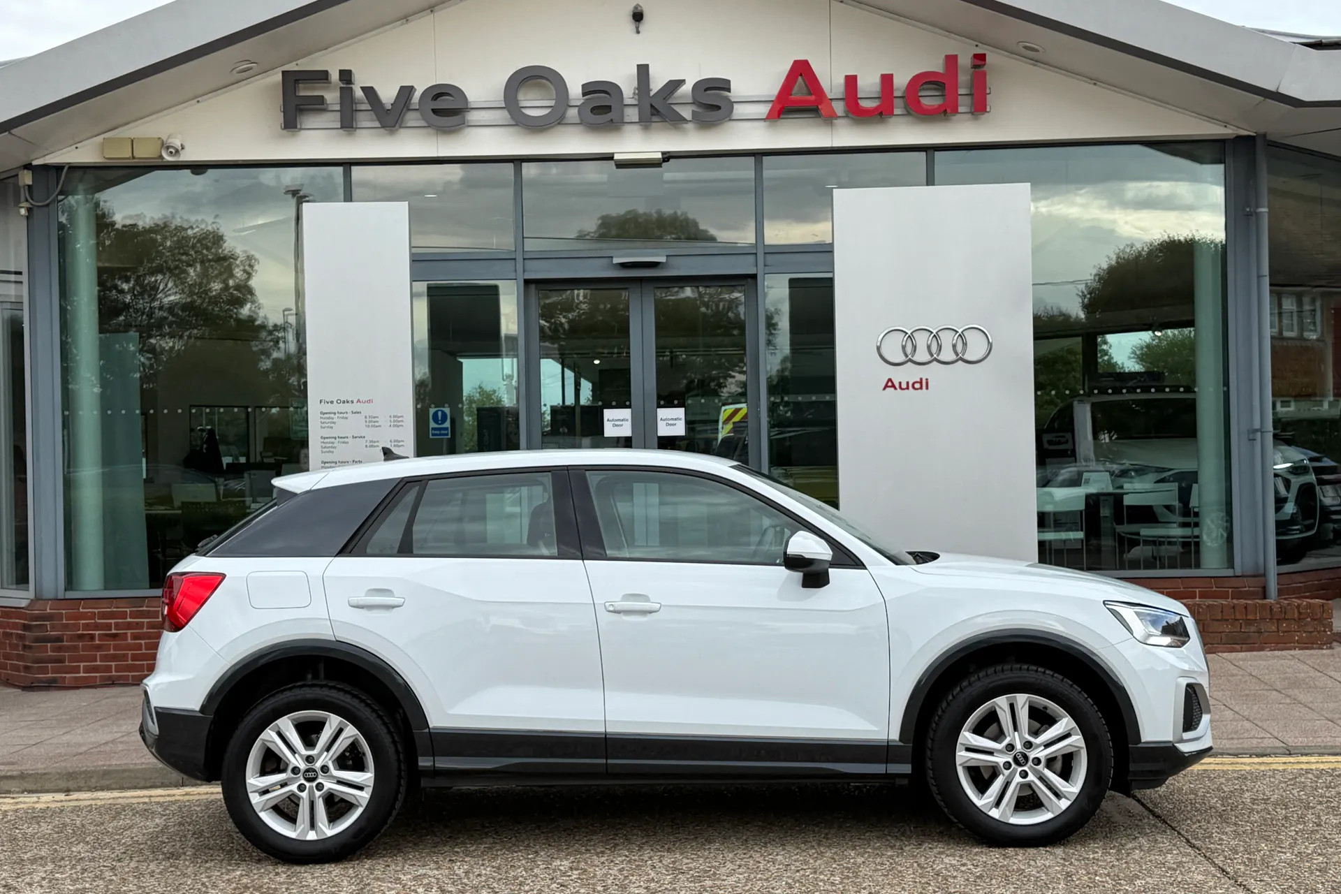 Audi Q2 thumbnail image number 2