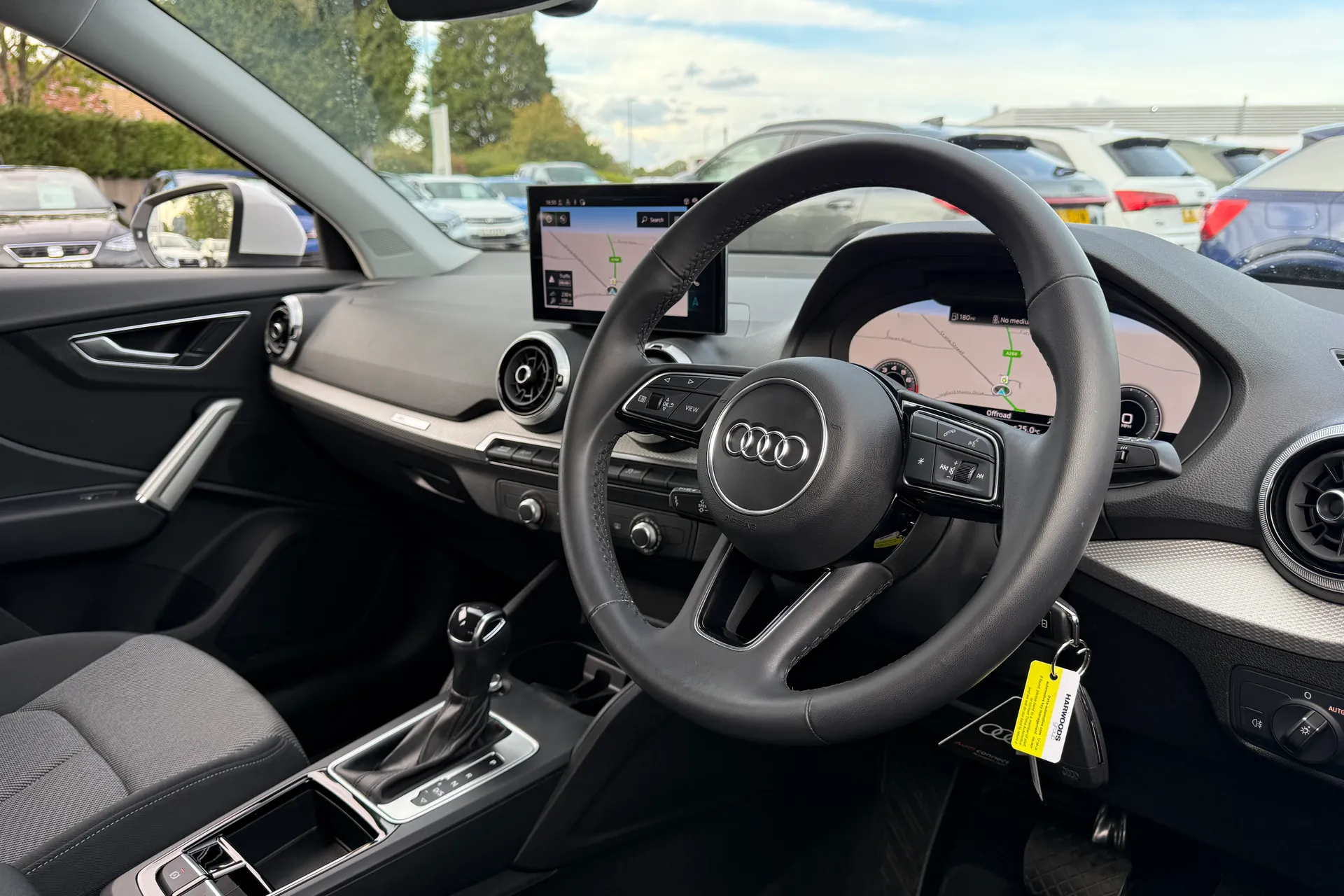 Audi Q2 thumbnail image number 24