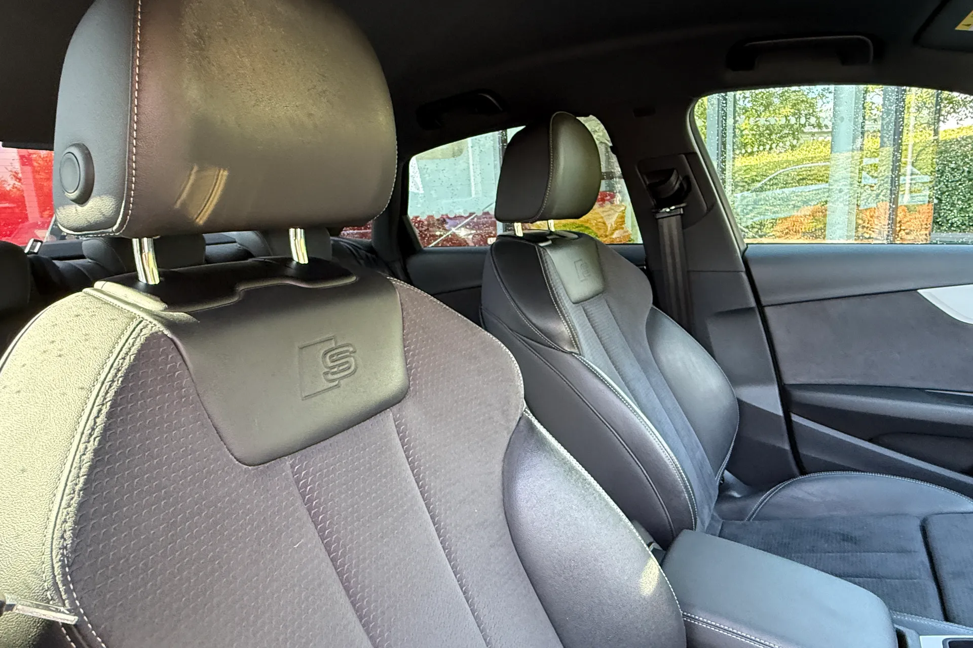 Audi A4 thumbnail image number 30
