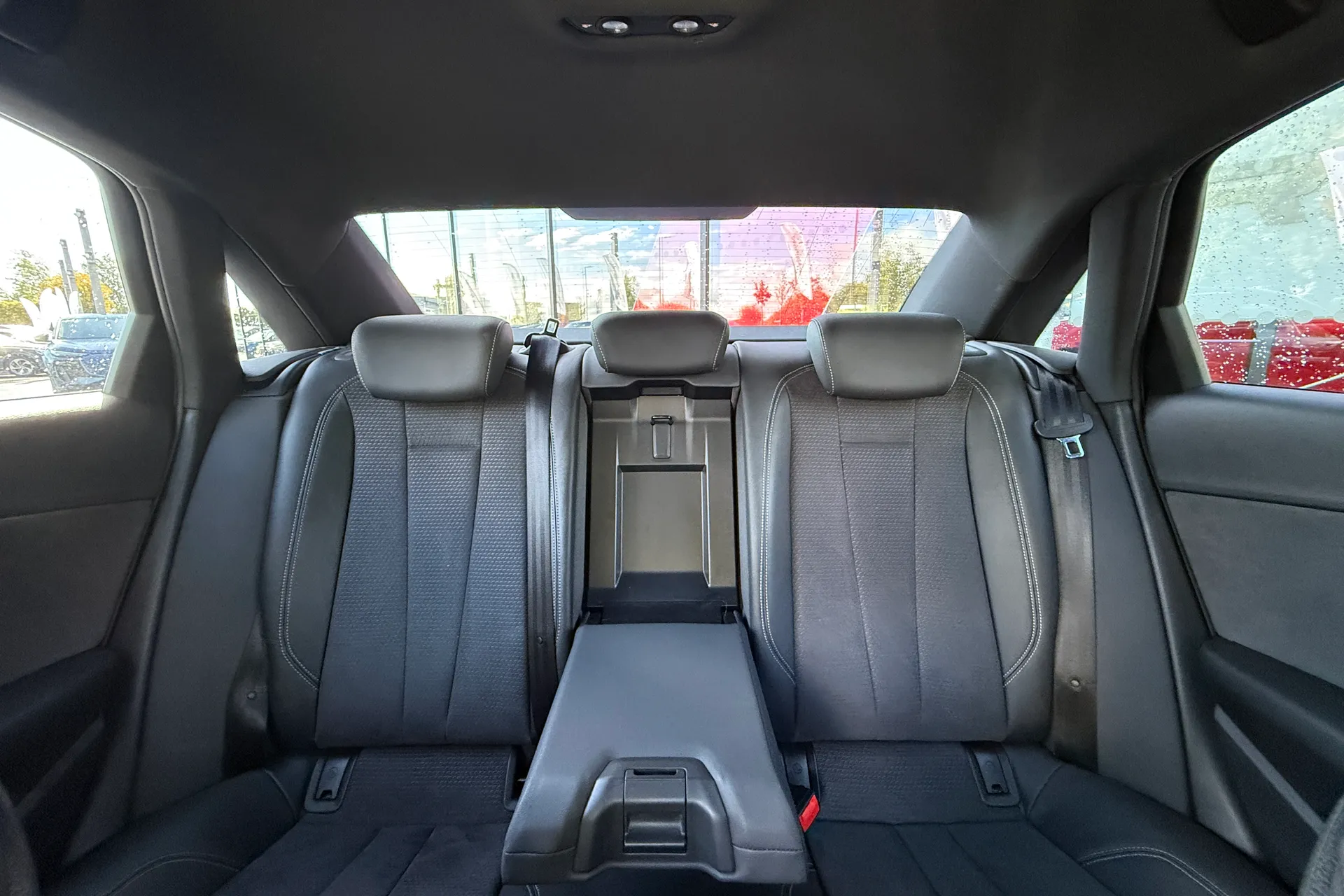 Audi A4 thumbnail image number 38