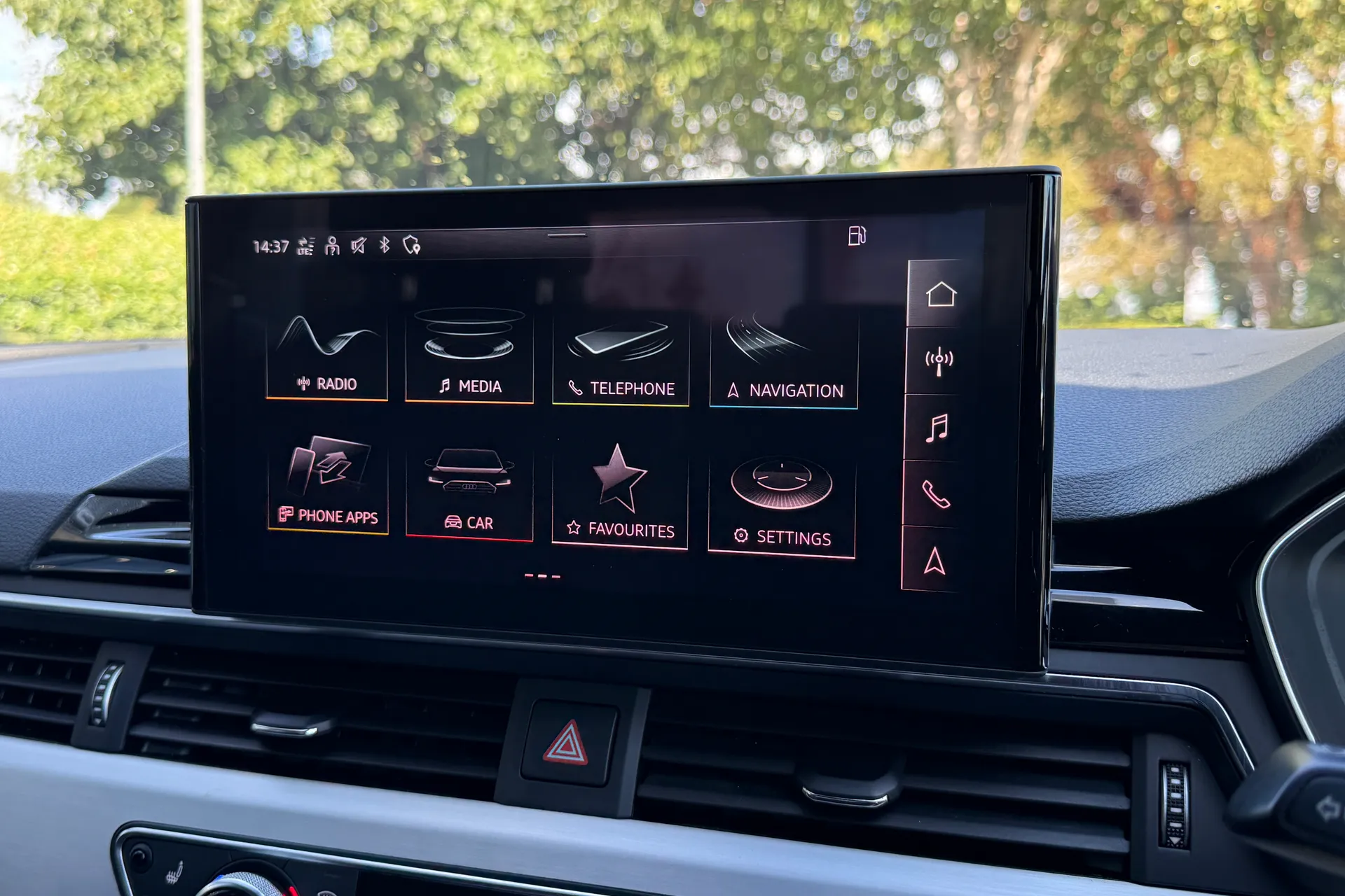 Audi A4 thumbnail image number 27