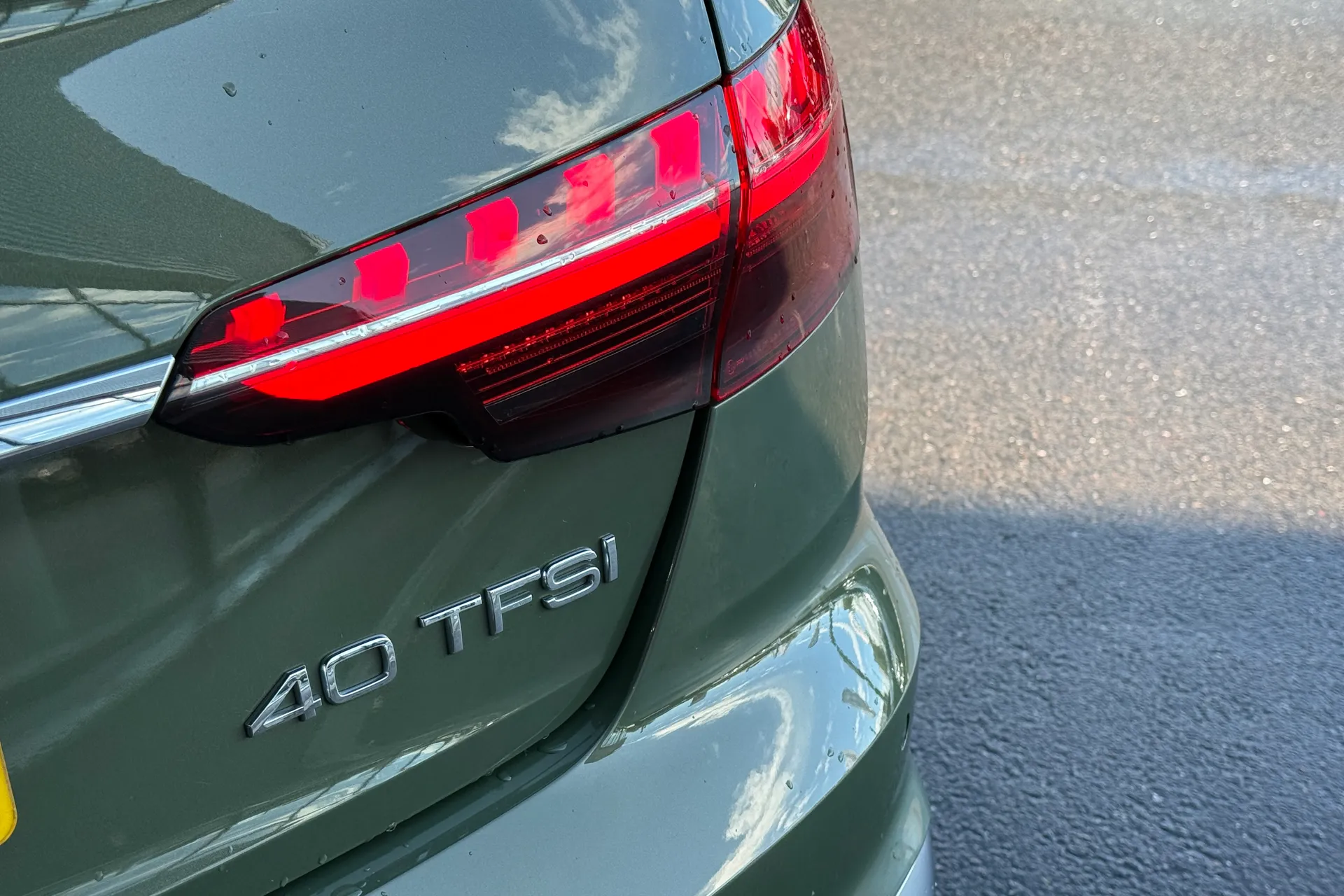Audi A4 thumbnail image number 24