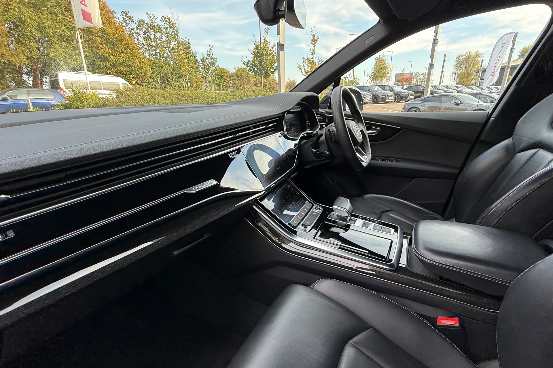 Audi Q7 thumbnail image number 14