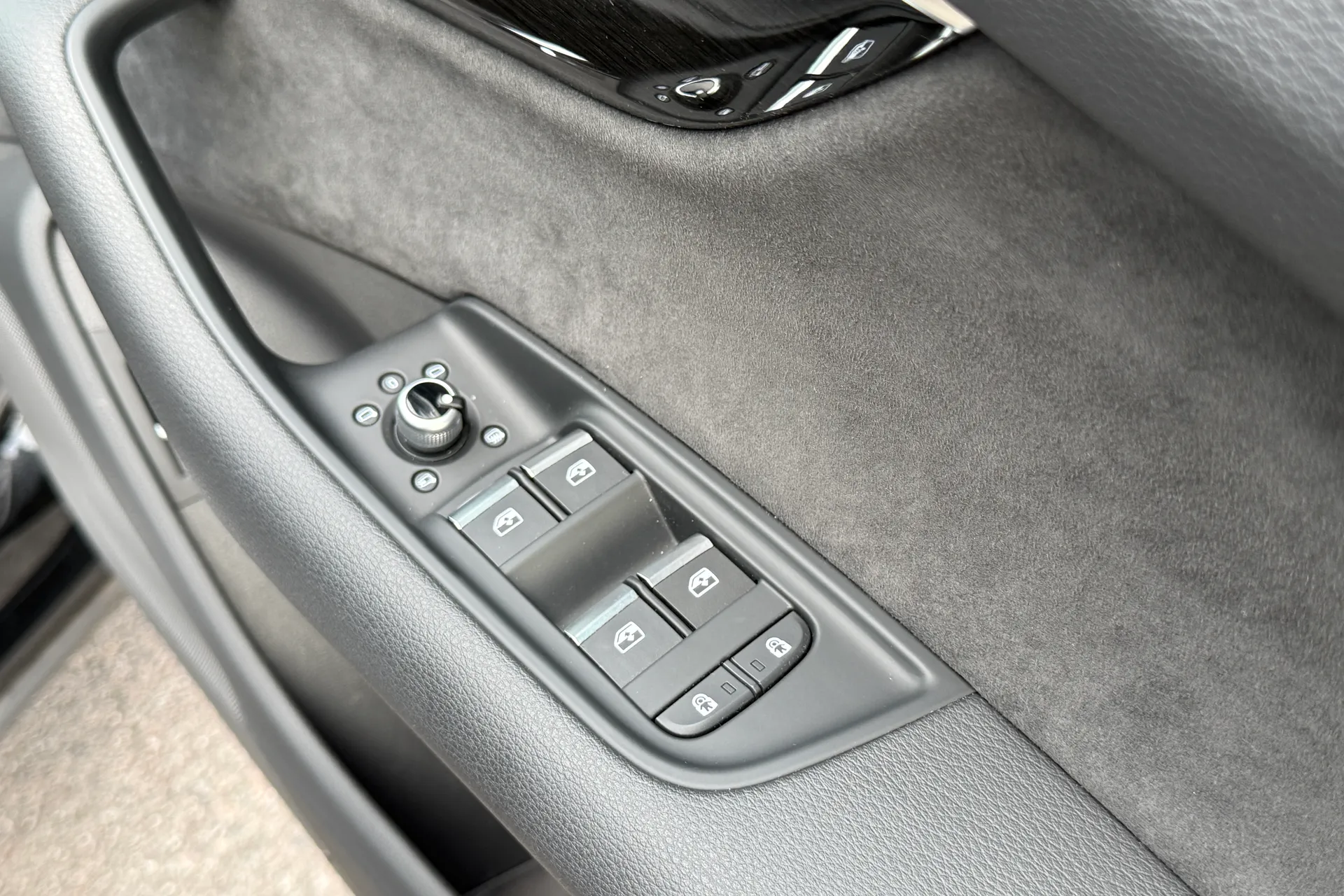 Audi Q7 thumbnail image number 45