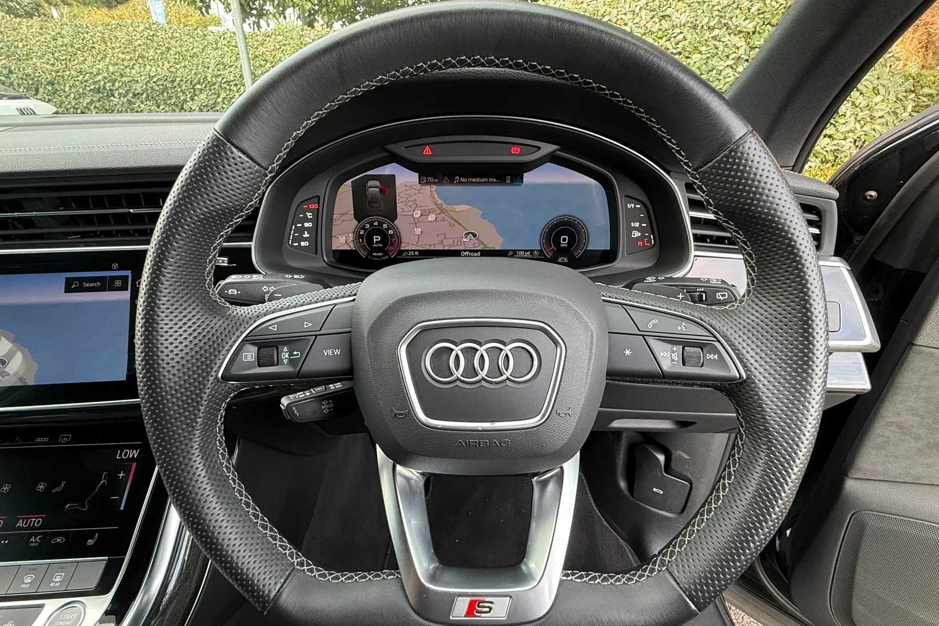 Audi Q7 thumbnail image number 16