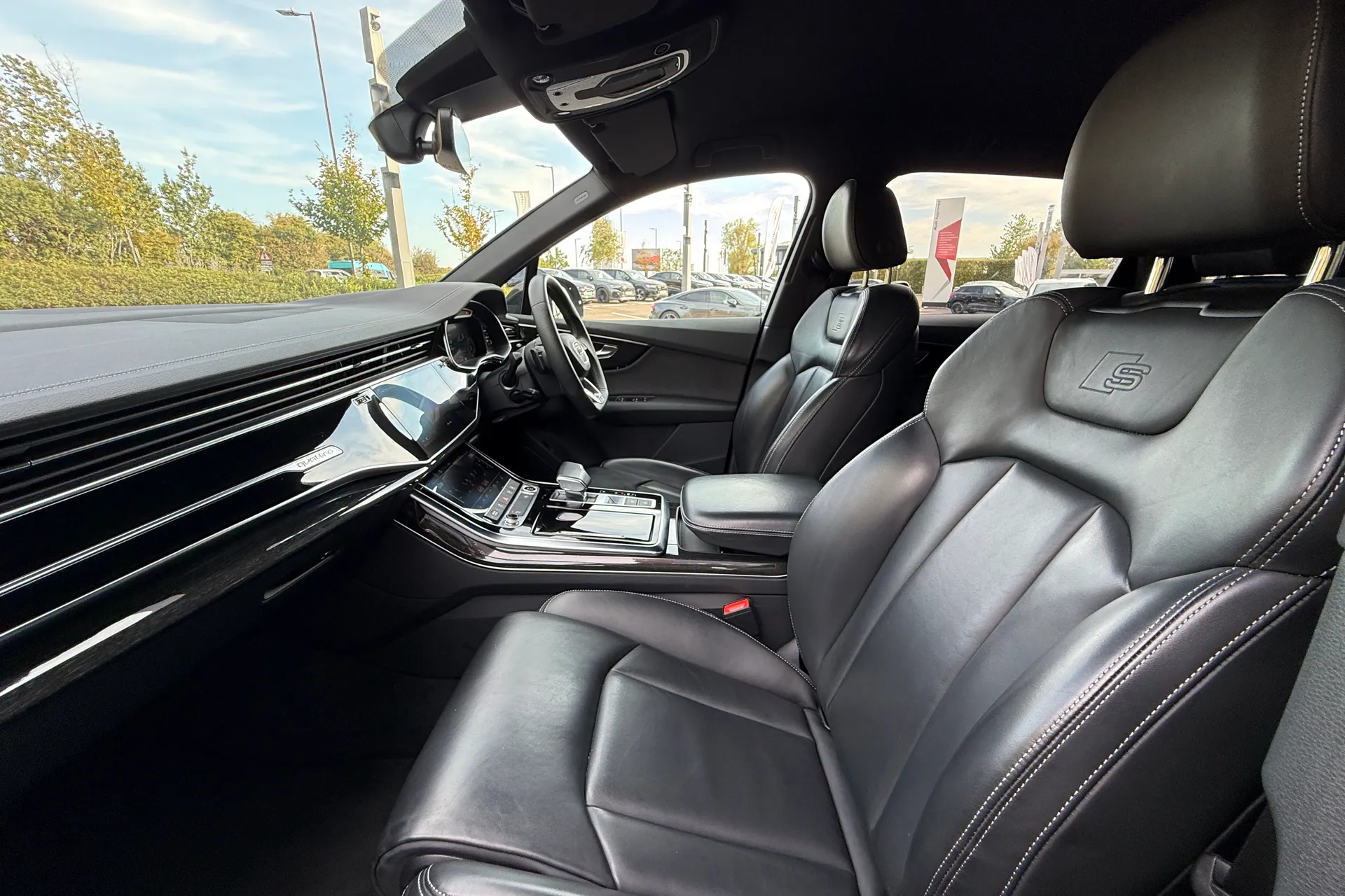 Audi Q7 thumbnail image number 35