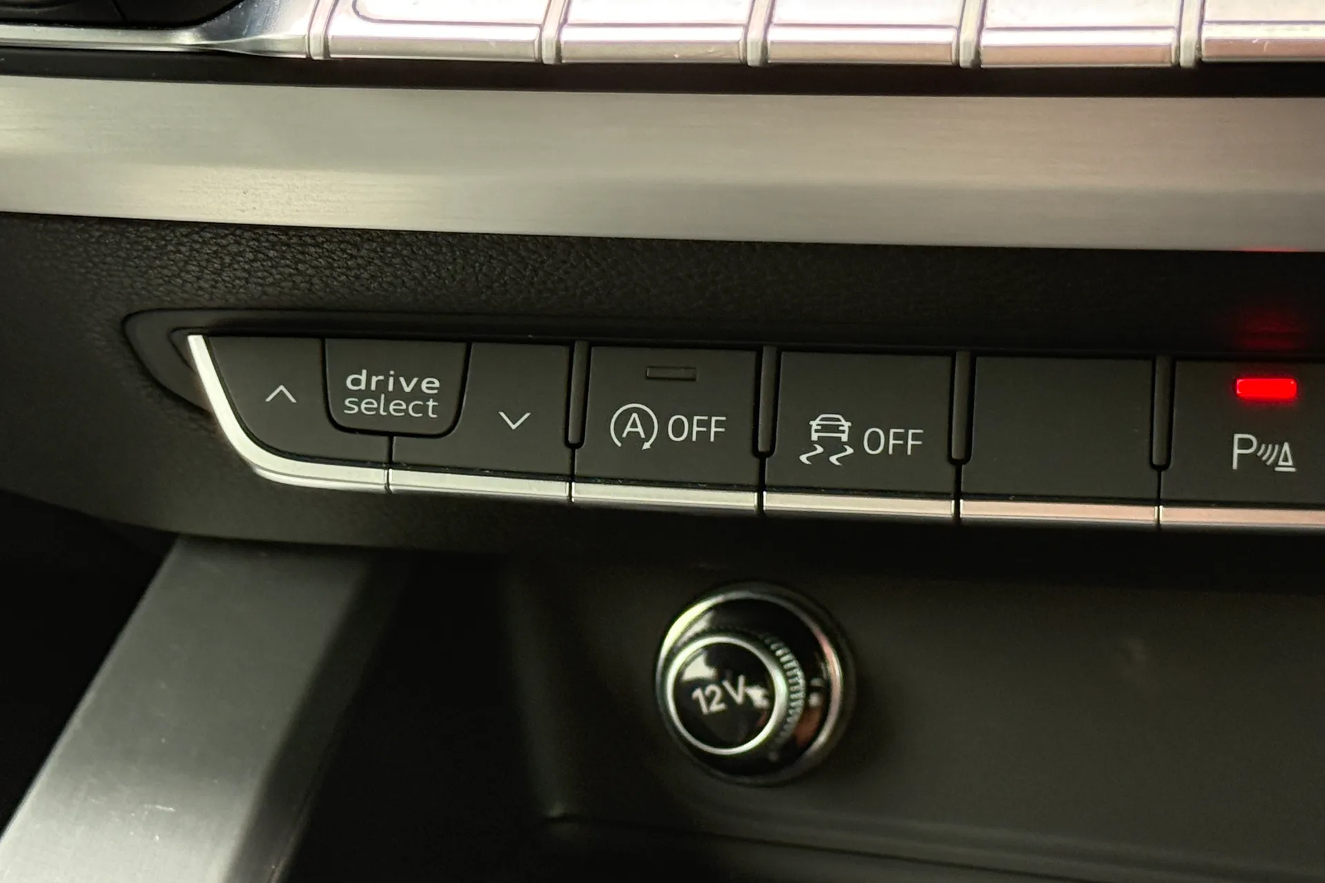 Audi A4 thumbnail image number 21