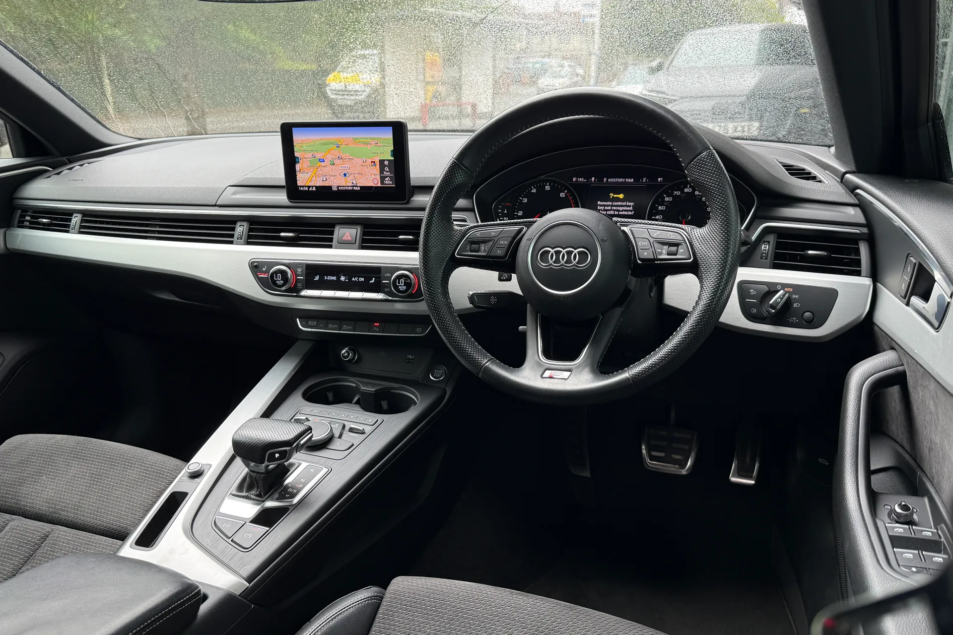 Audi A4 thumbnail image number 37