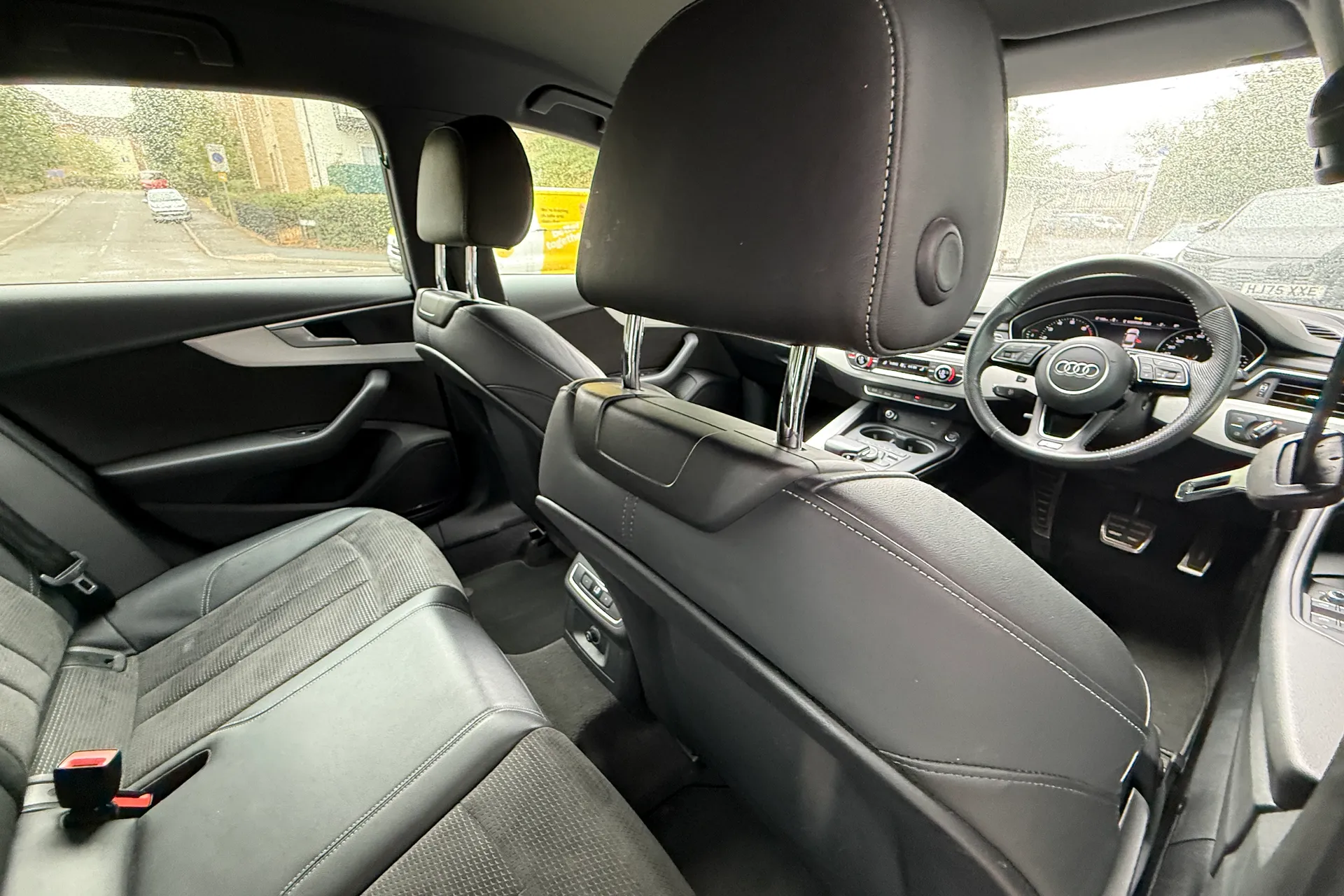 Audi A4 thumbnail image number 38