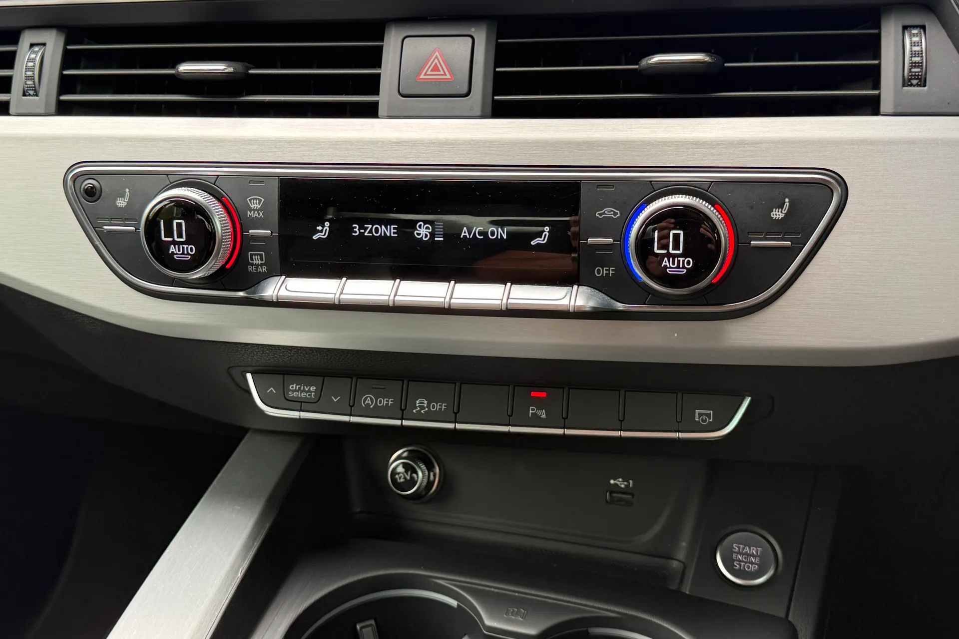 Audi A4 thumbnail image number 19