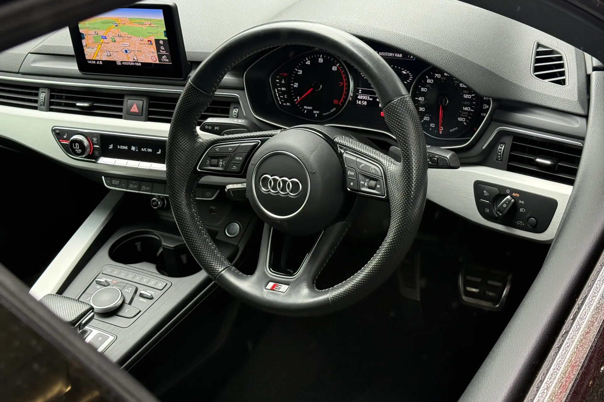 Audi A4 thumbnail image number 33